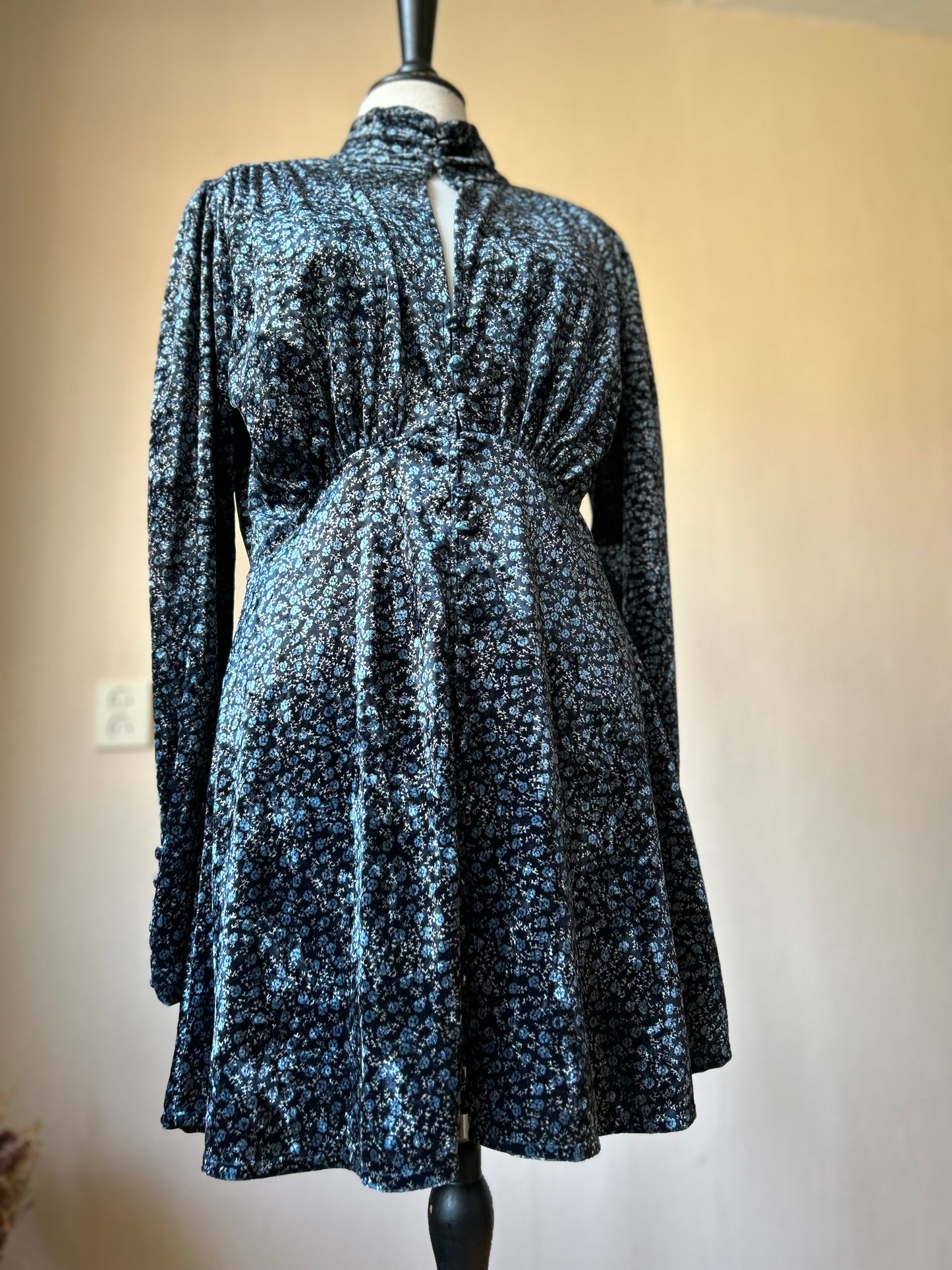 Vintage velvet feel dress