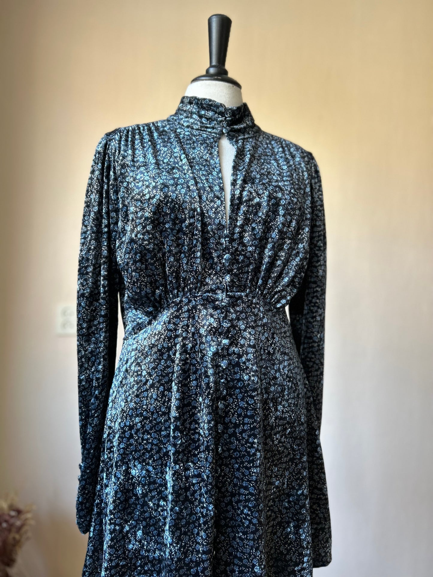 Vintage velvet feel dress