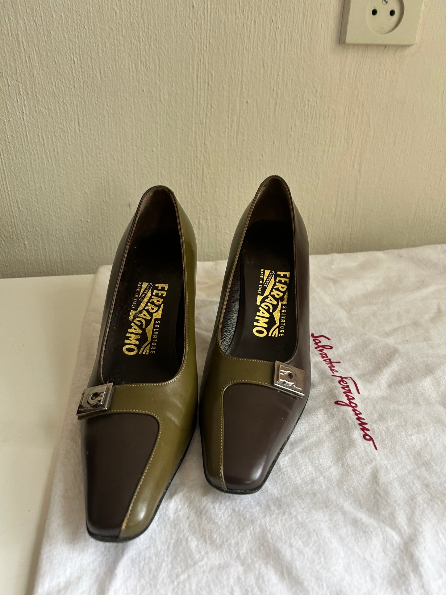 Salvatore Ferragamo low heel pumps