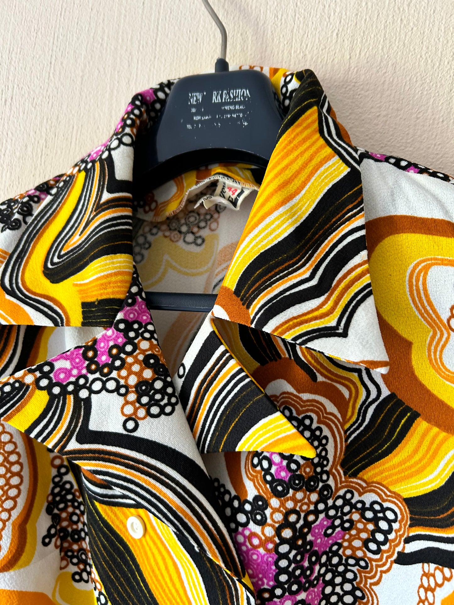 70s retro print shirt