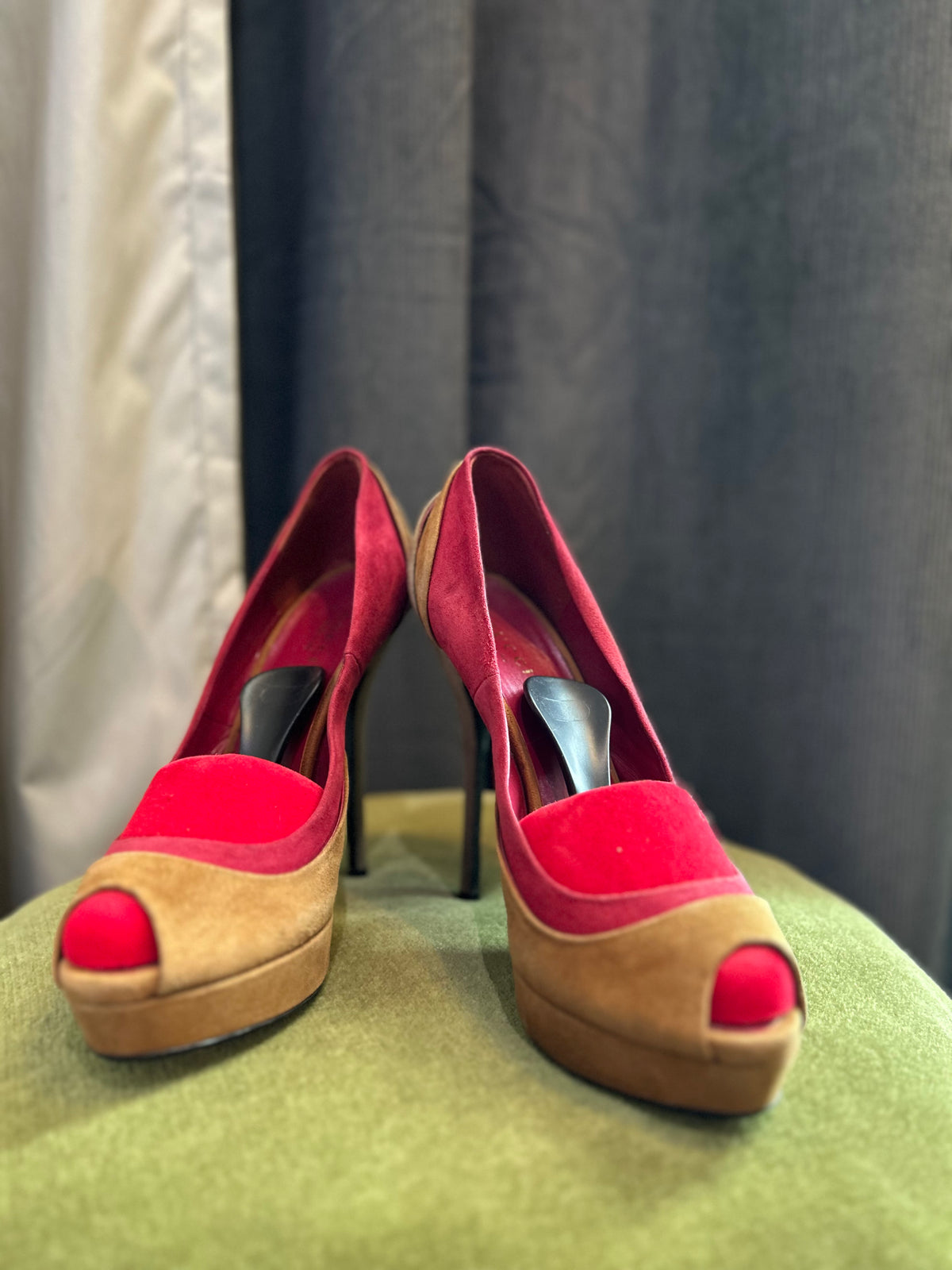 Gucci Tricolor Suede Peep-Toe Platform Pumps - Size 37.5 C⁠