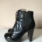 Moschino vernis leather boots 37