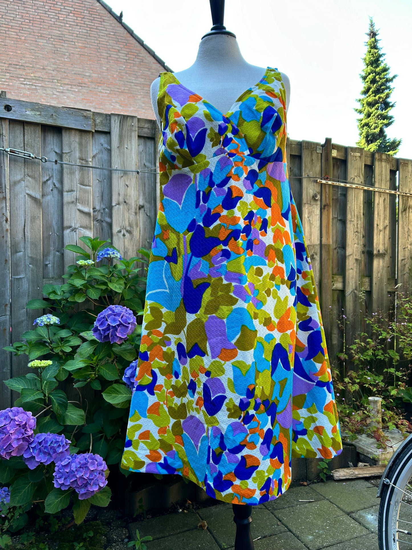 70s relief print dress