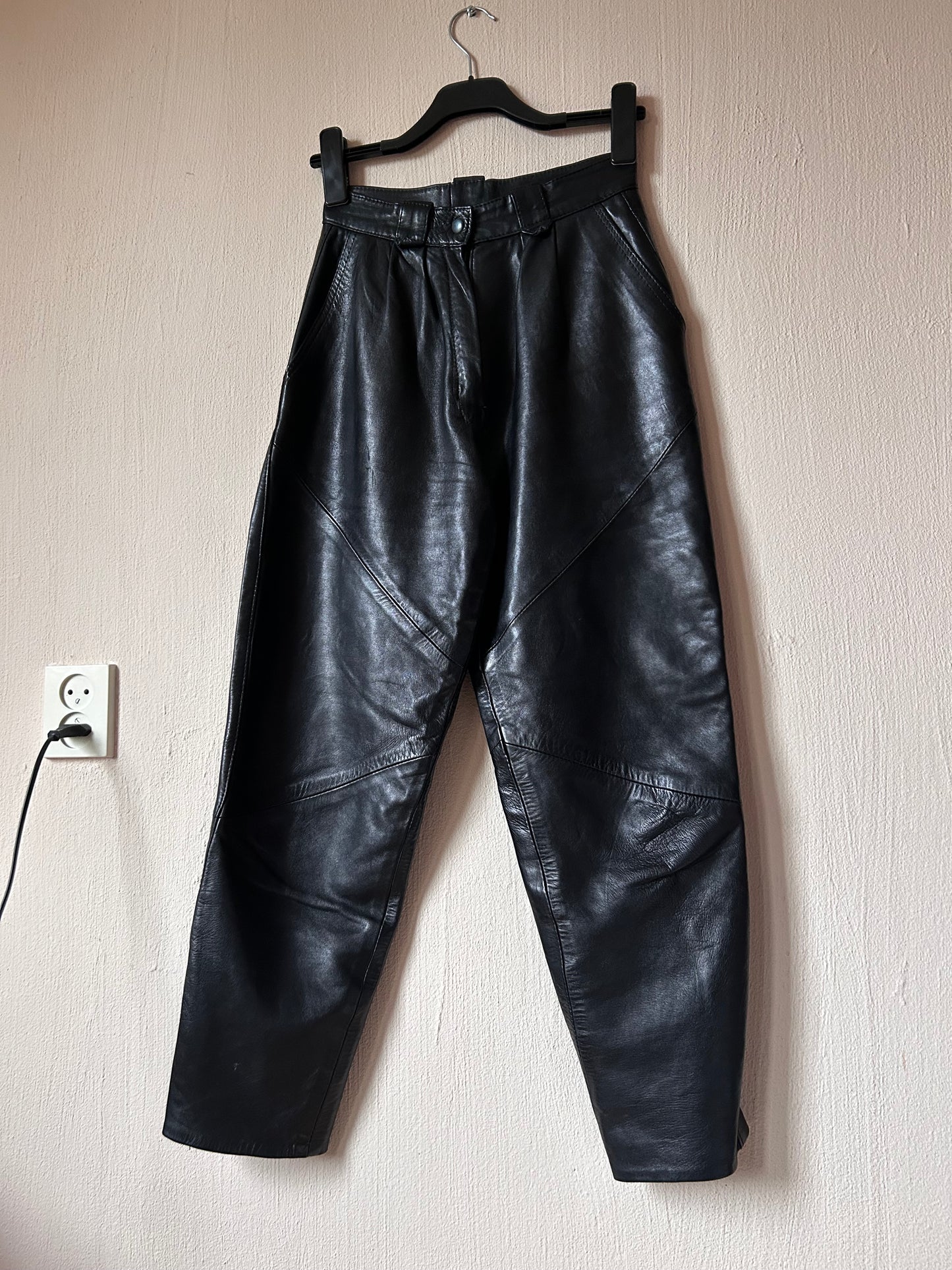 High waist pleated leather pants