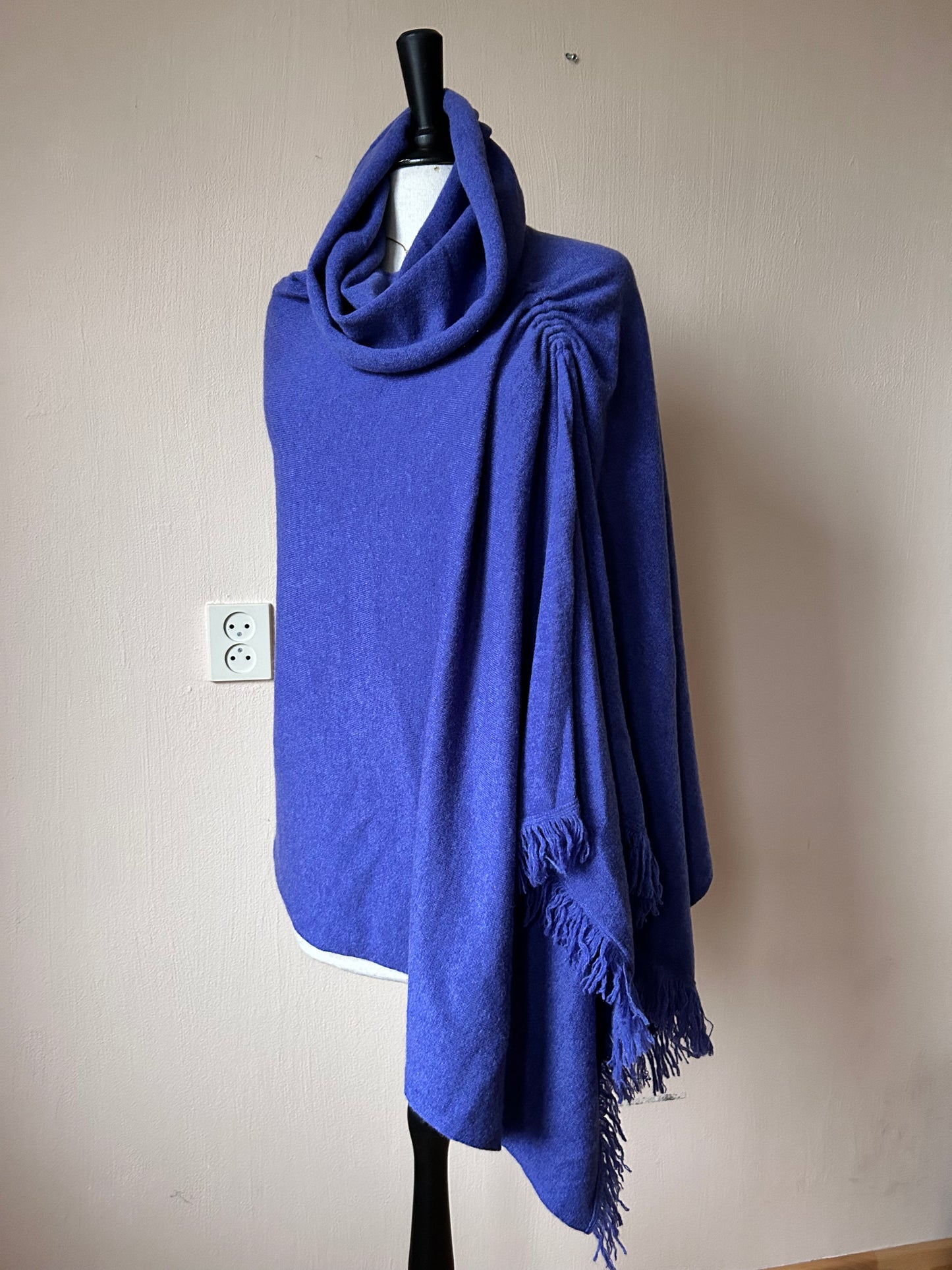 Cashmere poncho