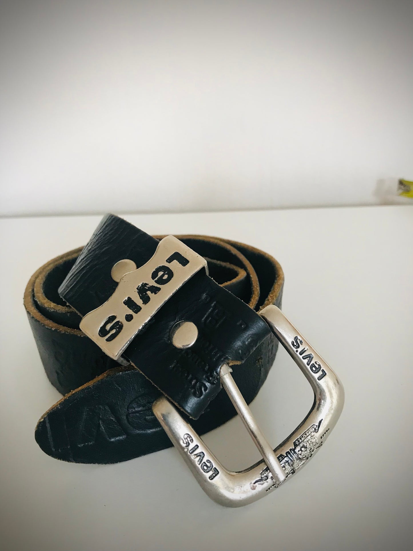 90’s Levi’s leather belt