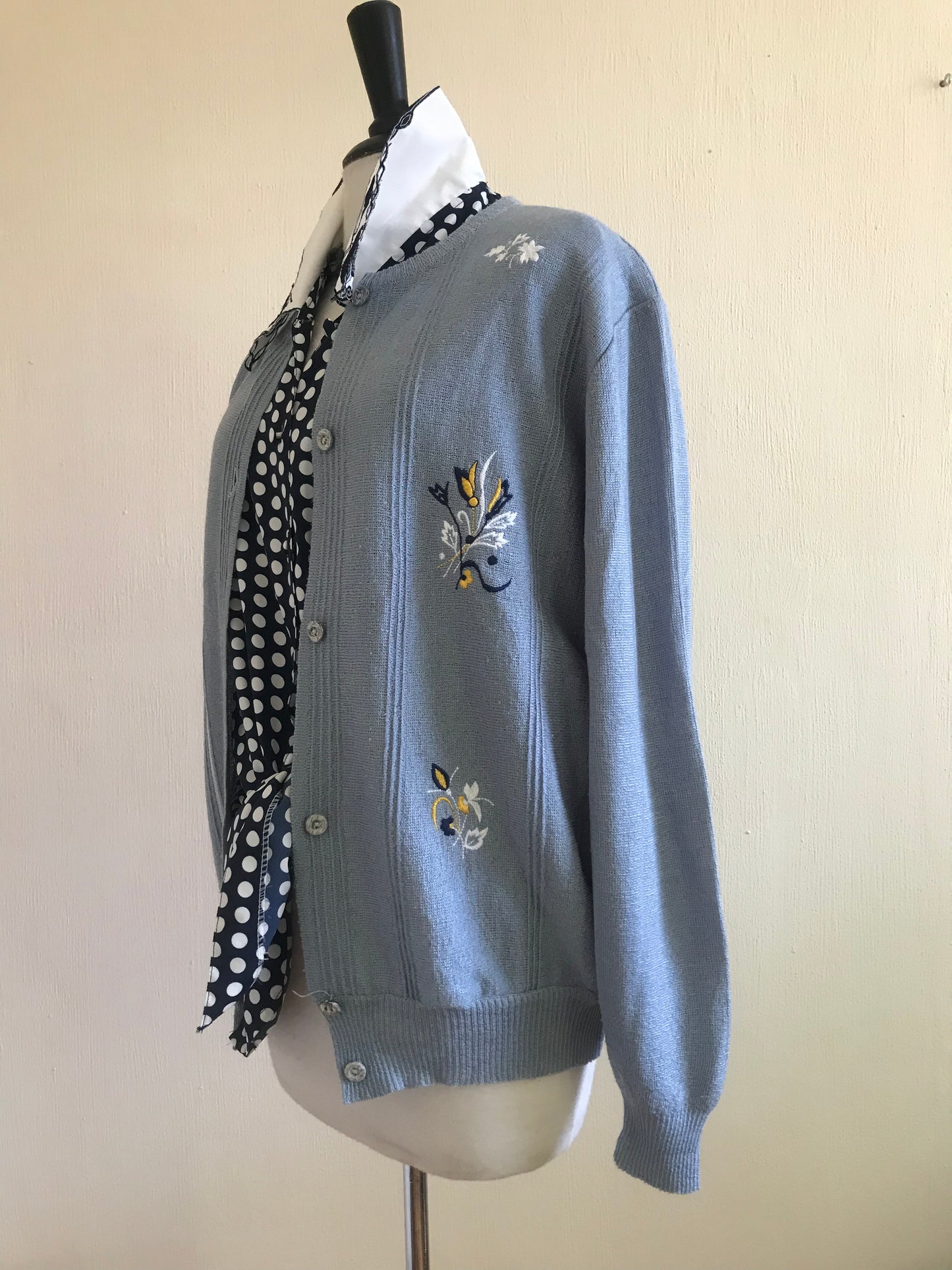 Cardigan with embroidered motifs