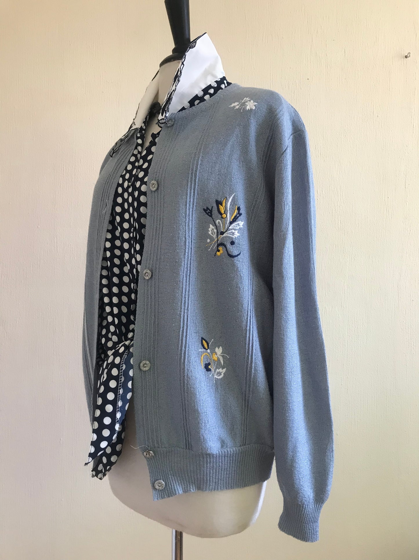 Cardigan with embroidered motifs