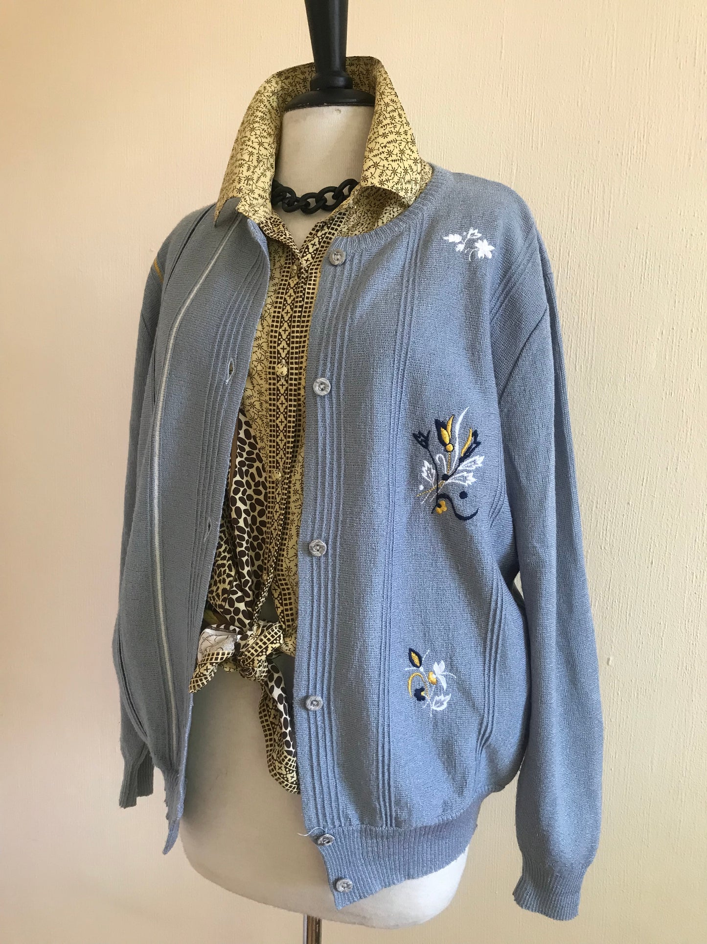 Cardigan with embroidered motifs