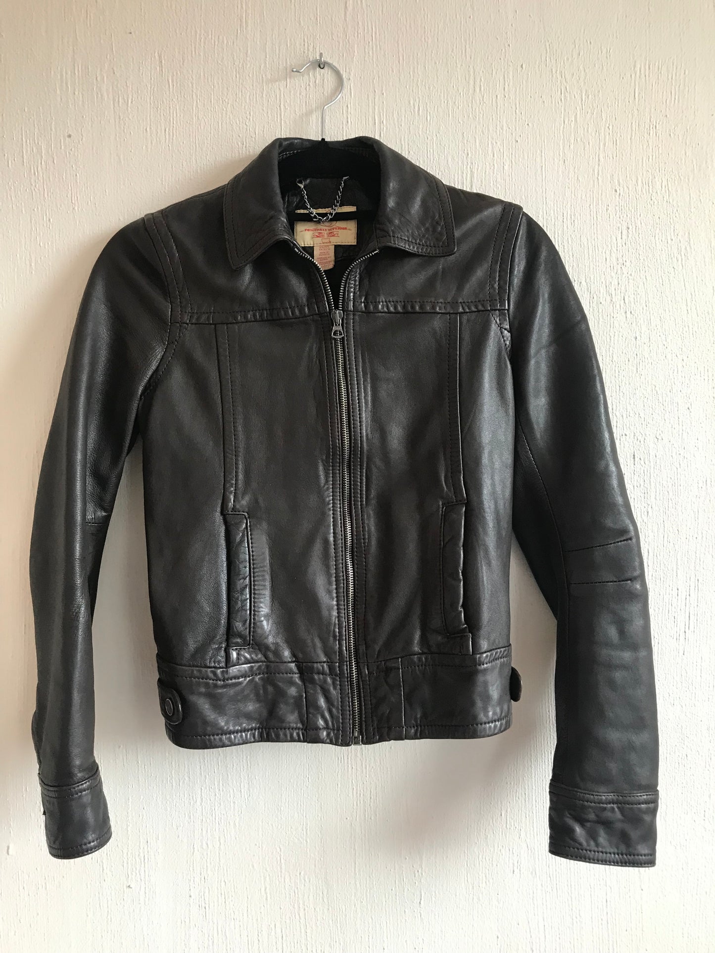 Levi’s leather jacket 90s