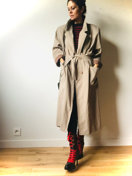 Iconic 80s trenchcoat