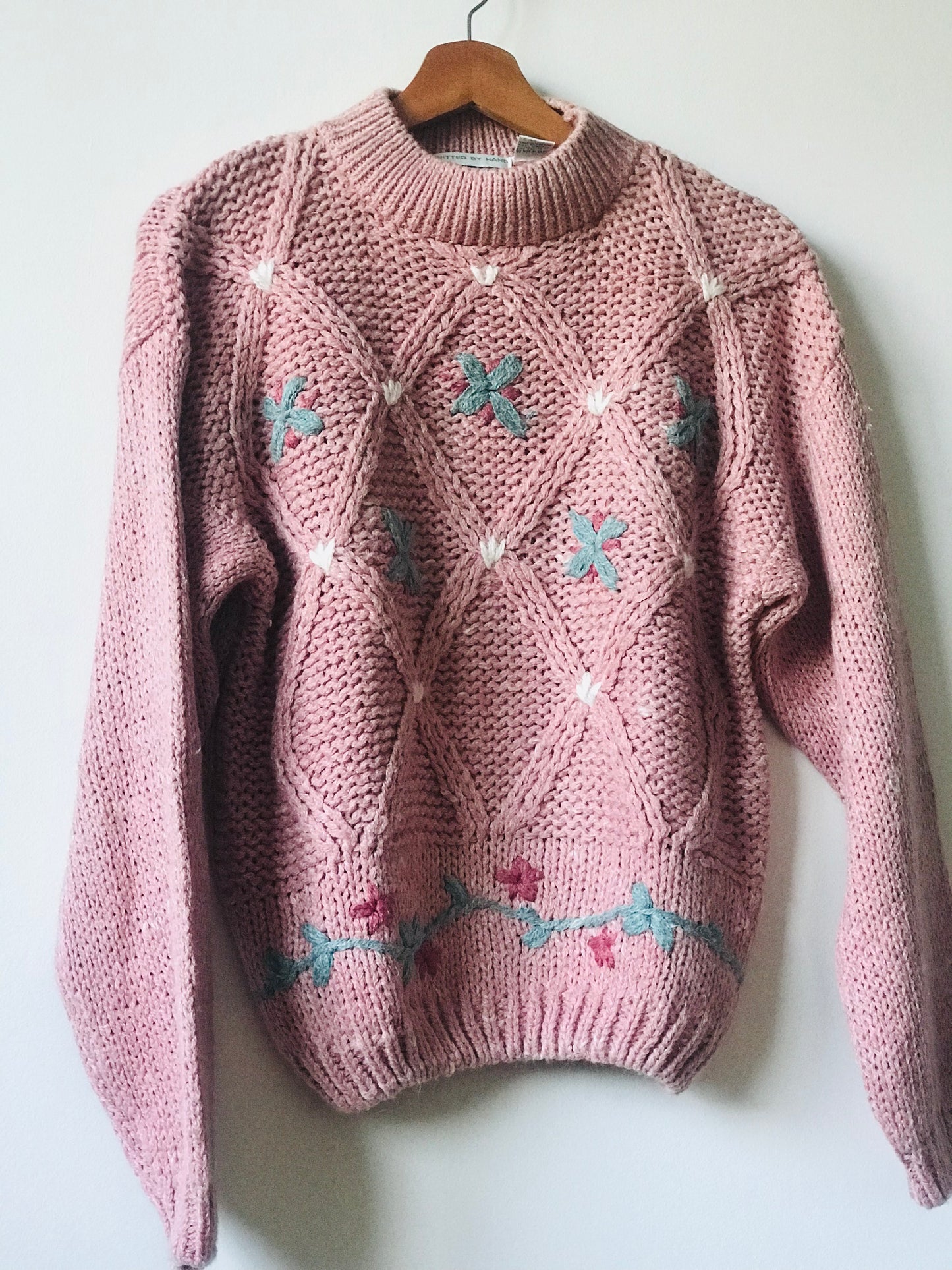 Vintage knited floral sweater