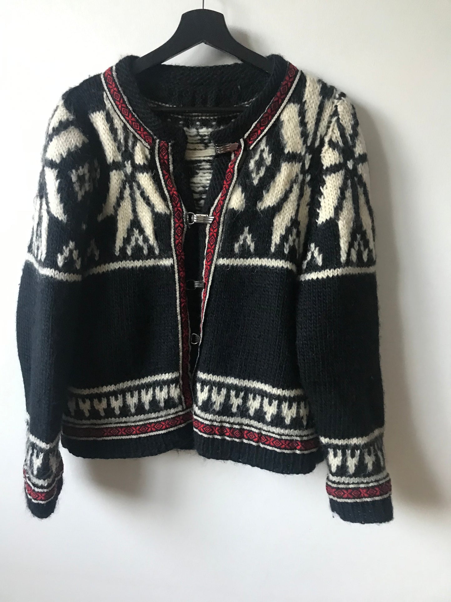 Nordic design knit cardigan