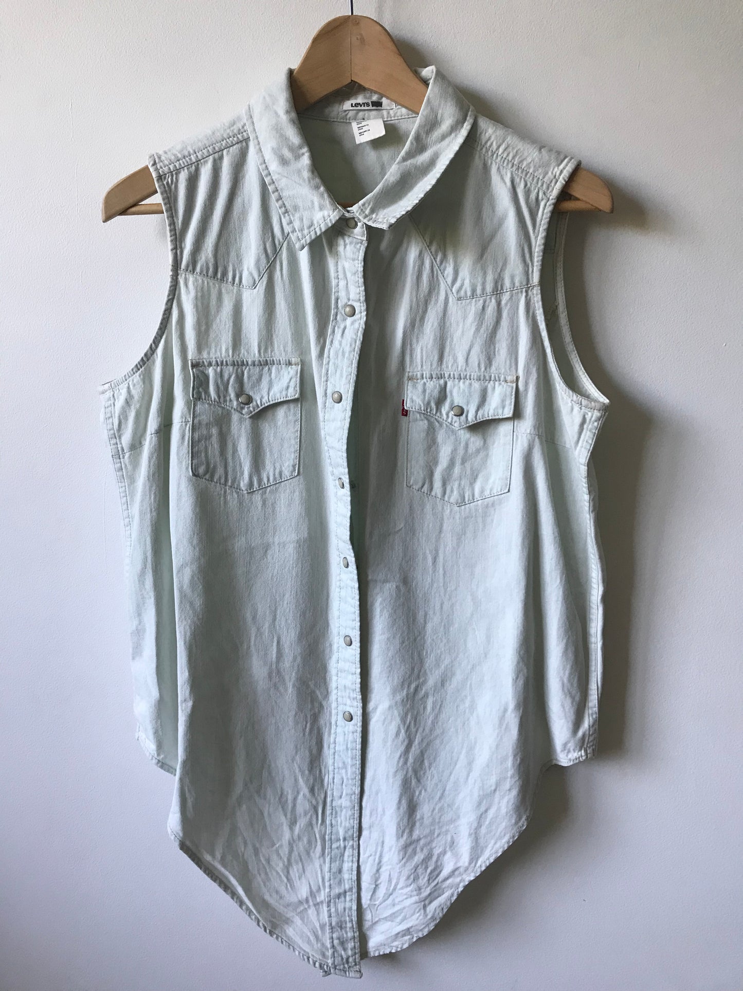 Levi’s sleeveless denim shirt