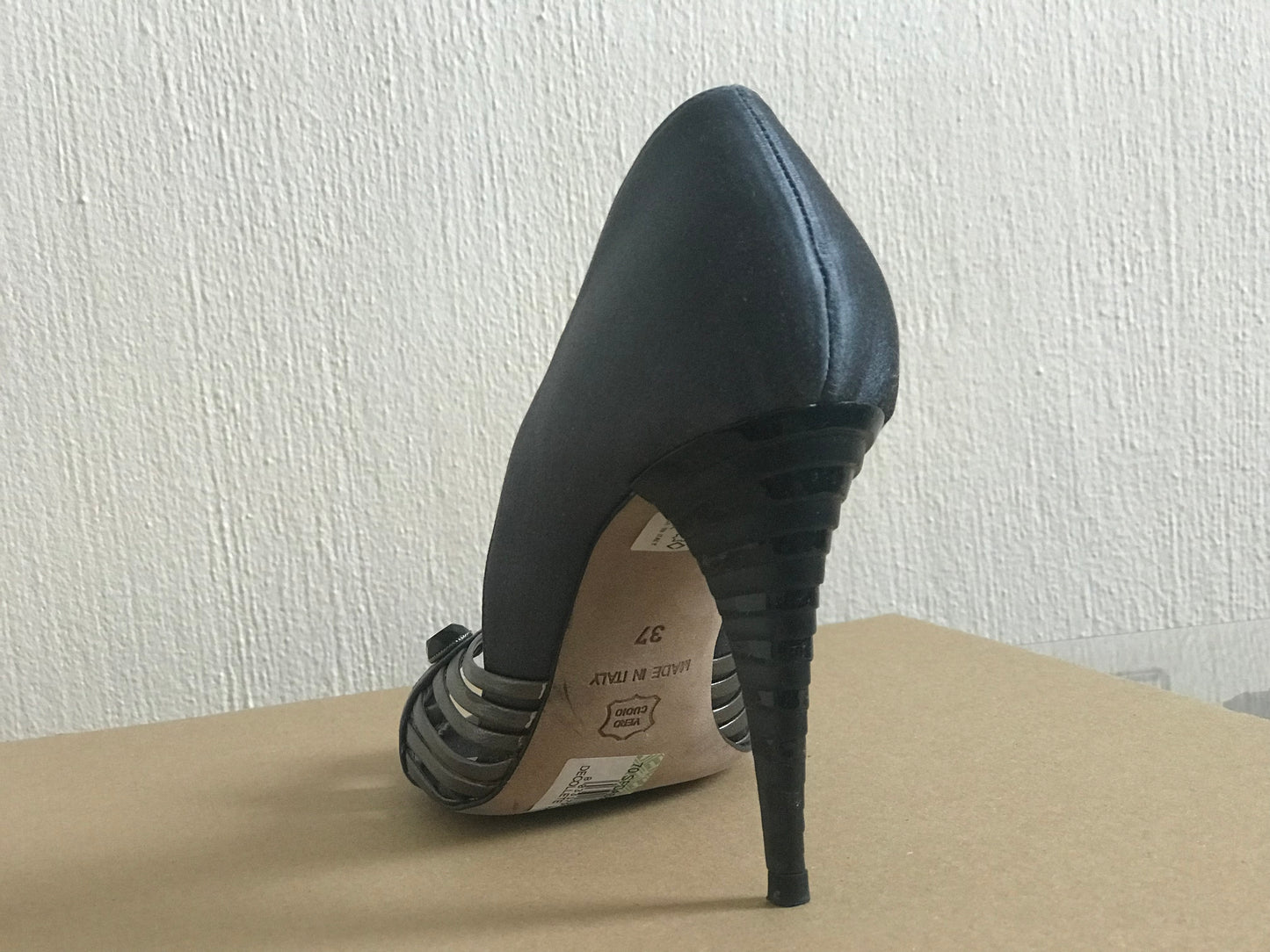 Gianfranco Ferre pumps 37