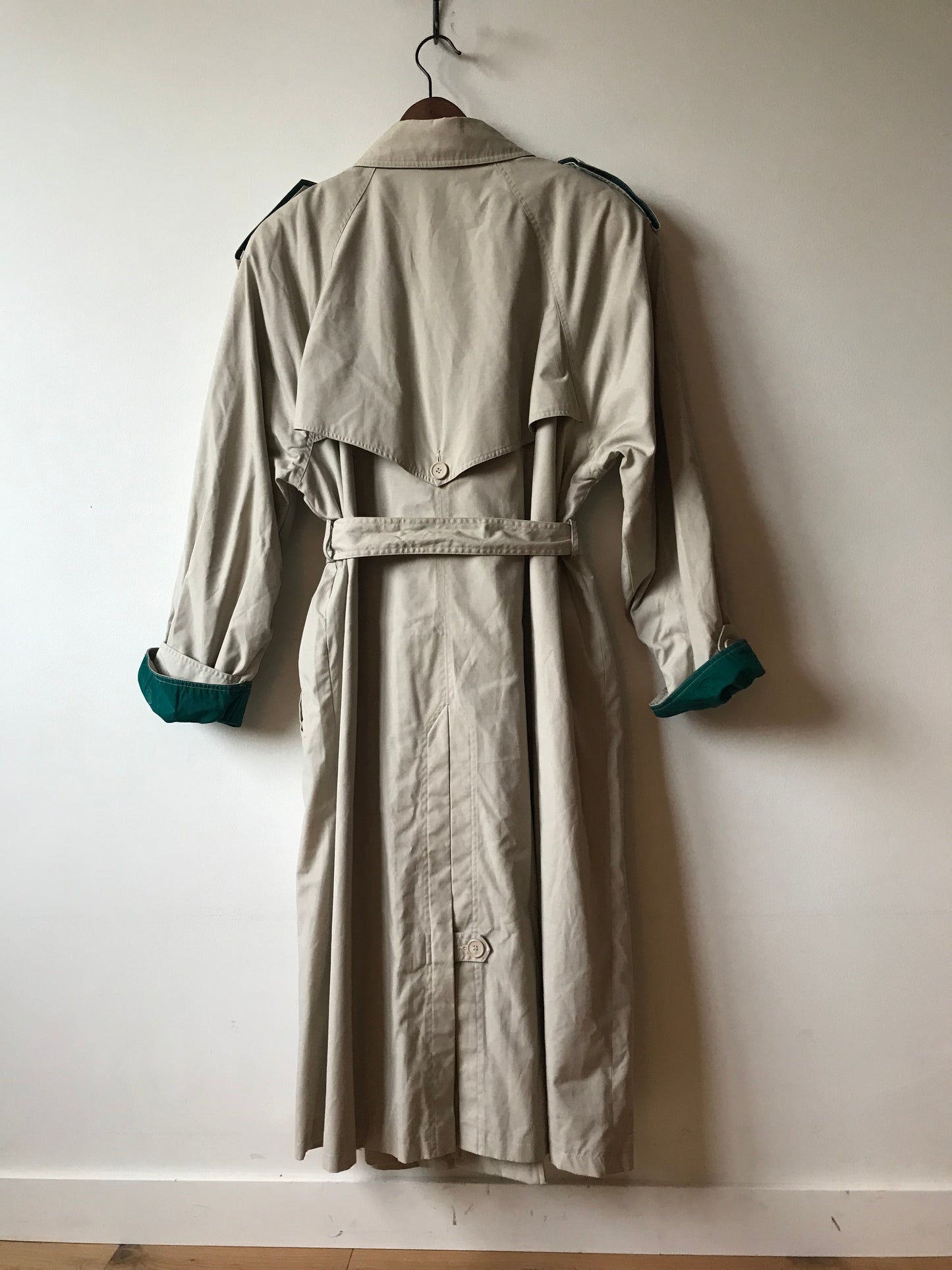 90s iconic trench coat