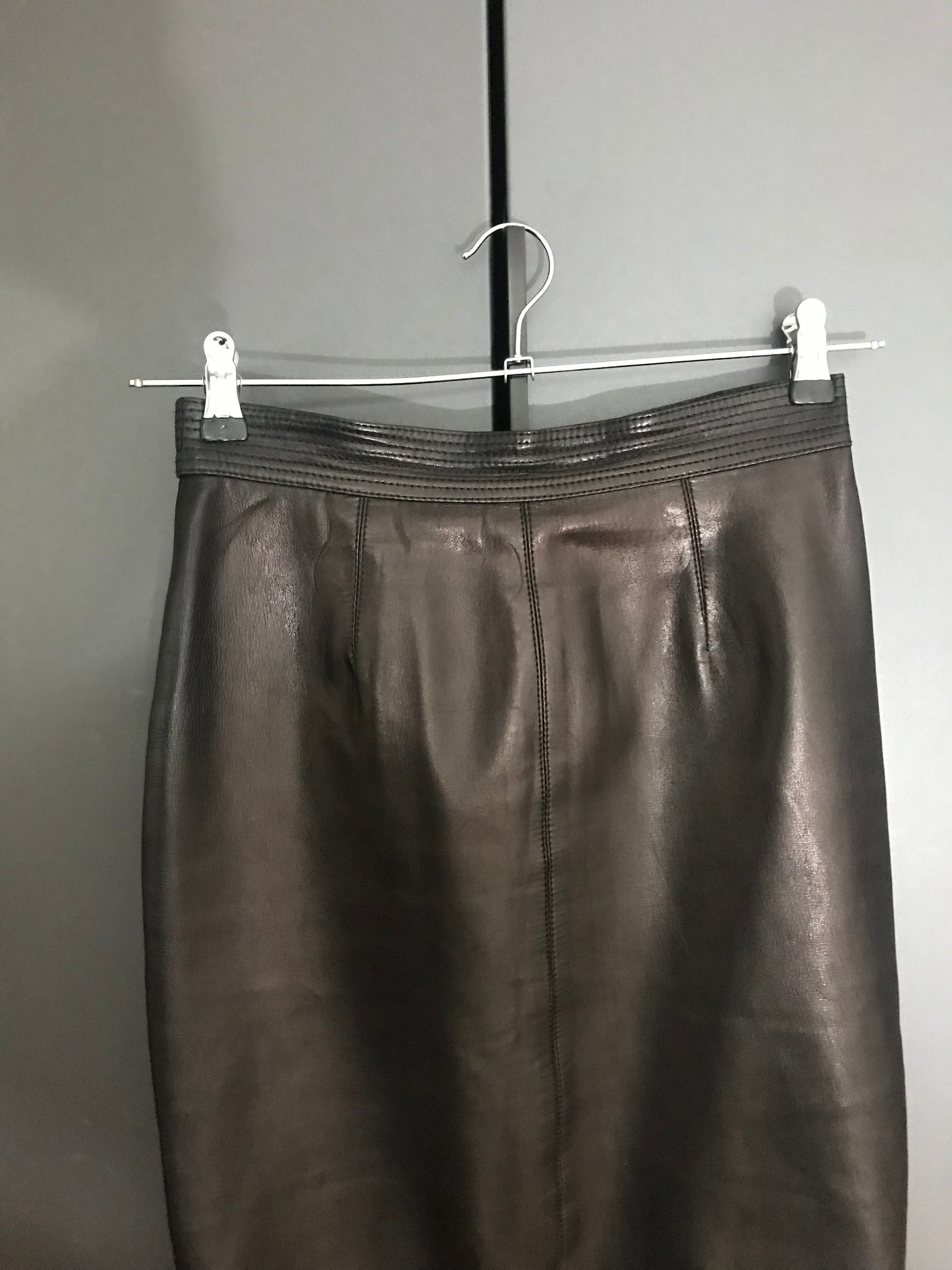 Lamb leather pencil skirt