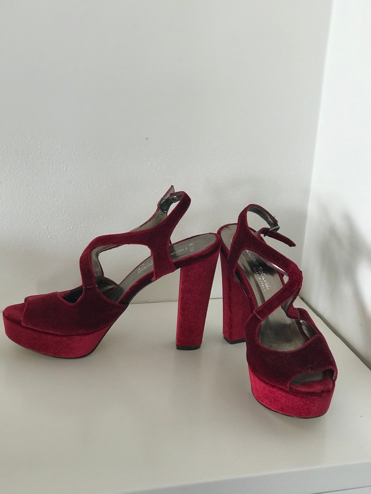 Luciano Boticelli velvet sandals 38