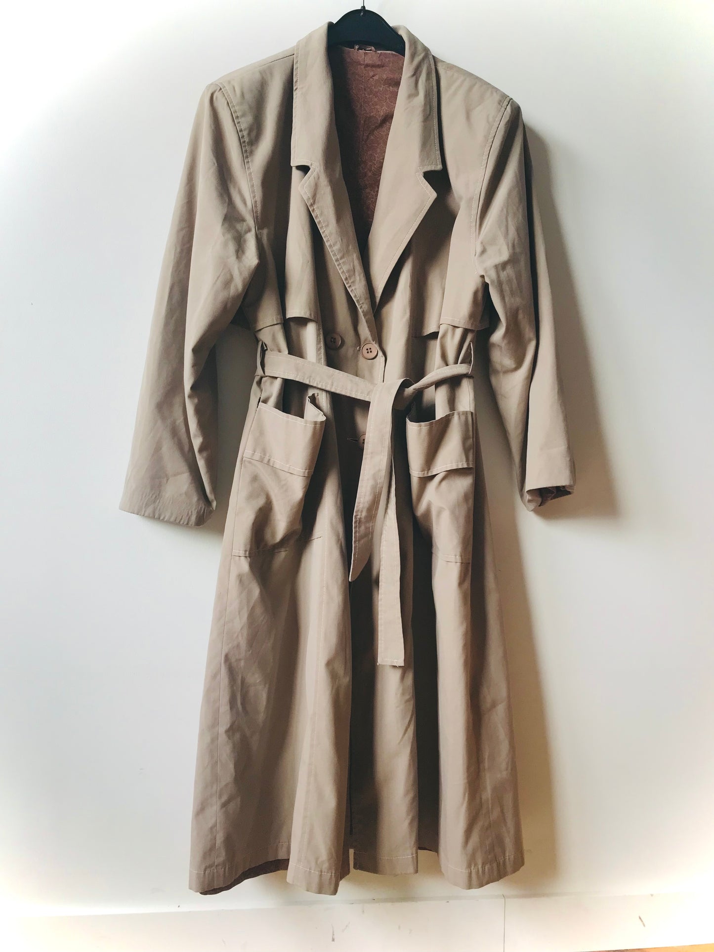 Iconic 80s trenchcoat