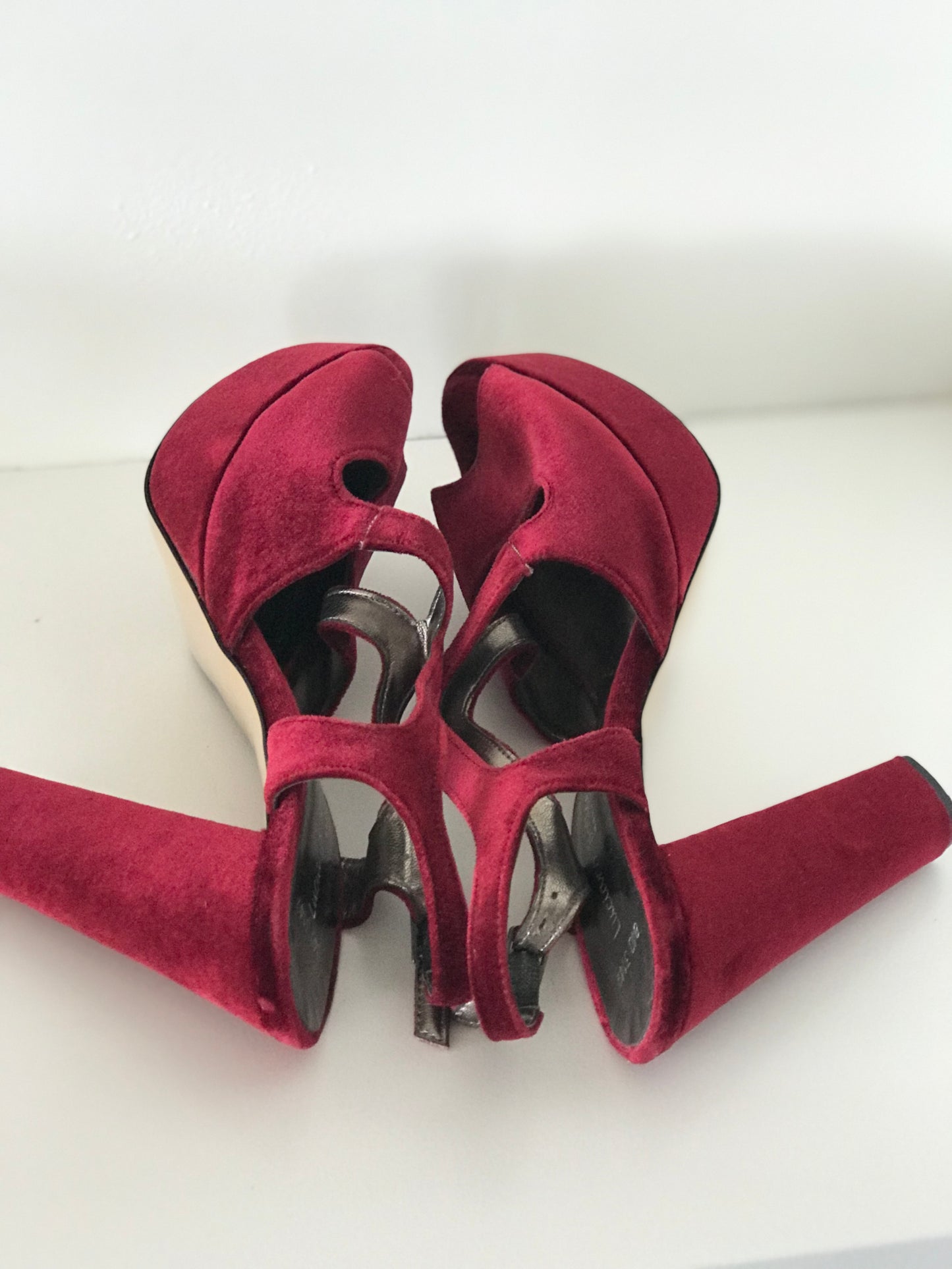 Luciano Boticelli velvet sandals 38