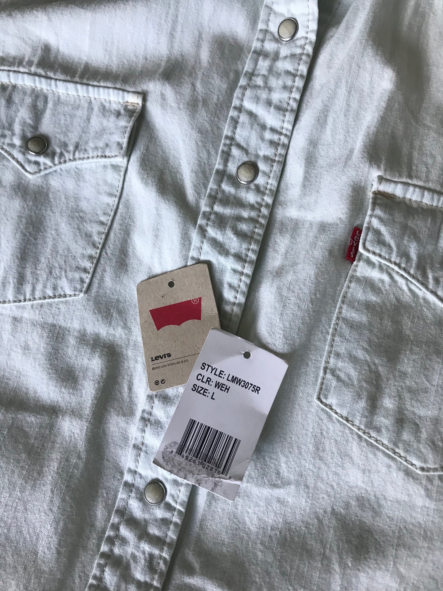 Levi’s sleeveless denim shirt