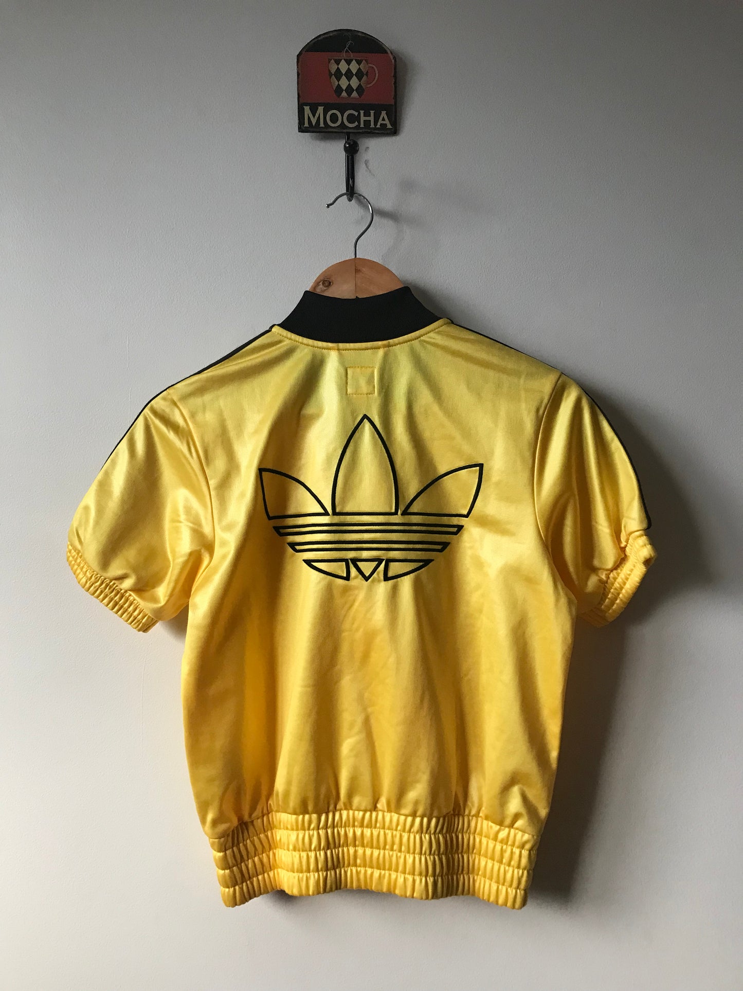 retro vibes Adidas