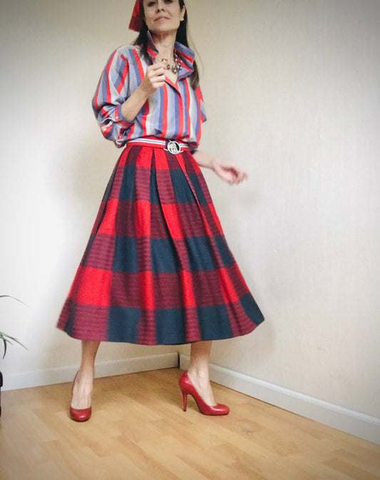 Vinatge pleated skirt