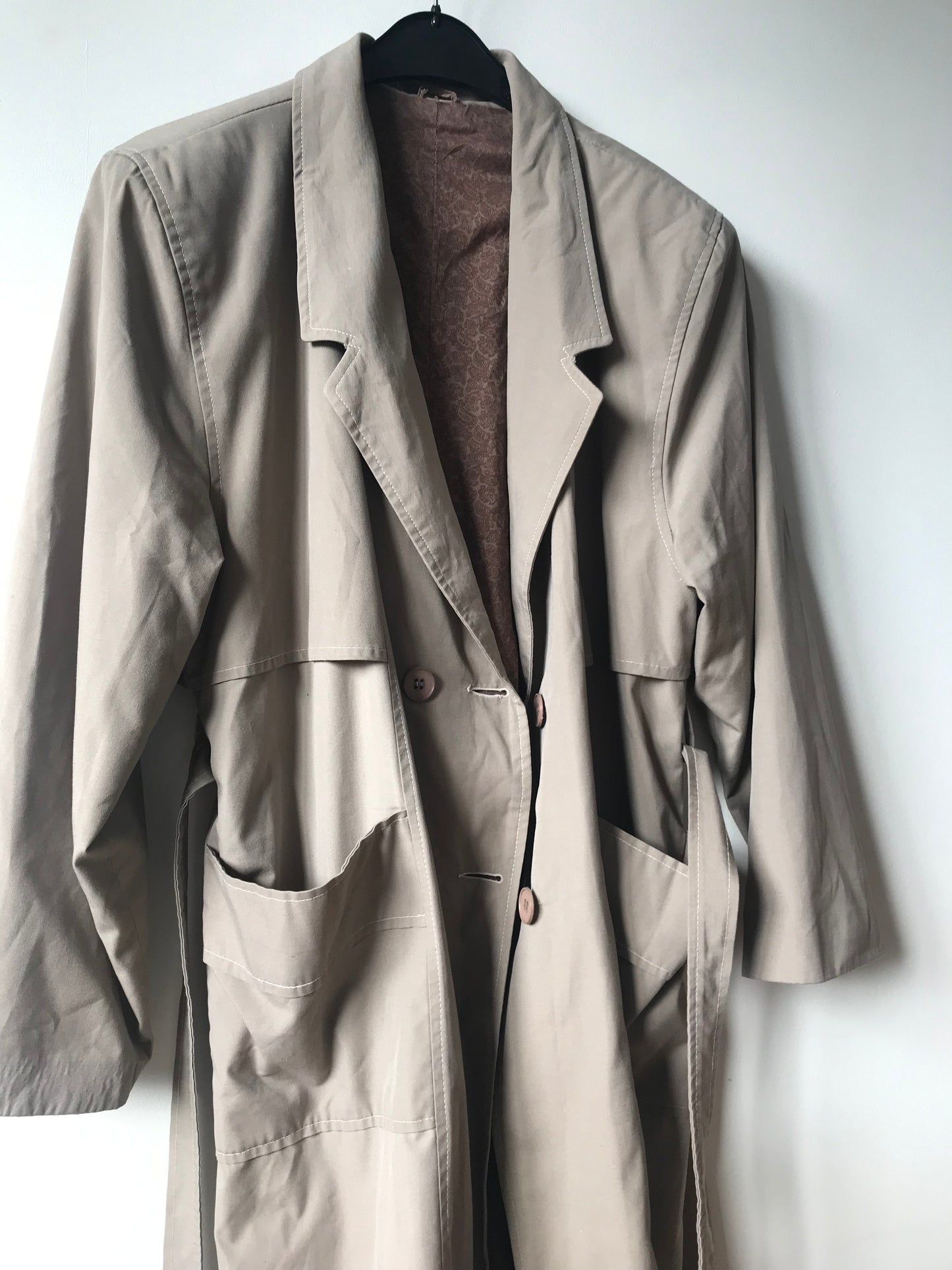 Iconic 80s trenchcoat