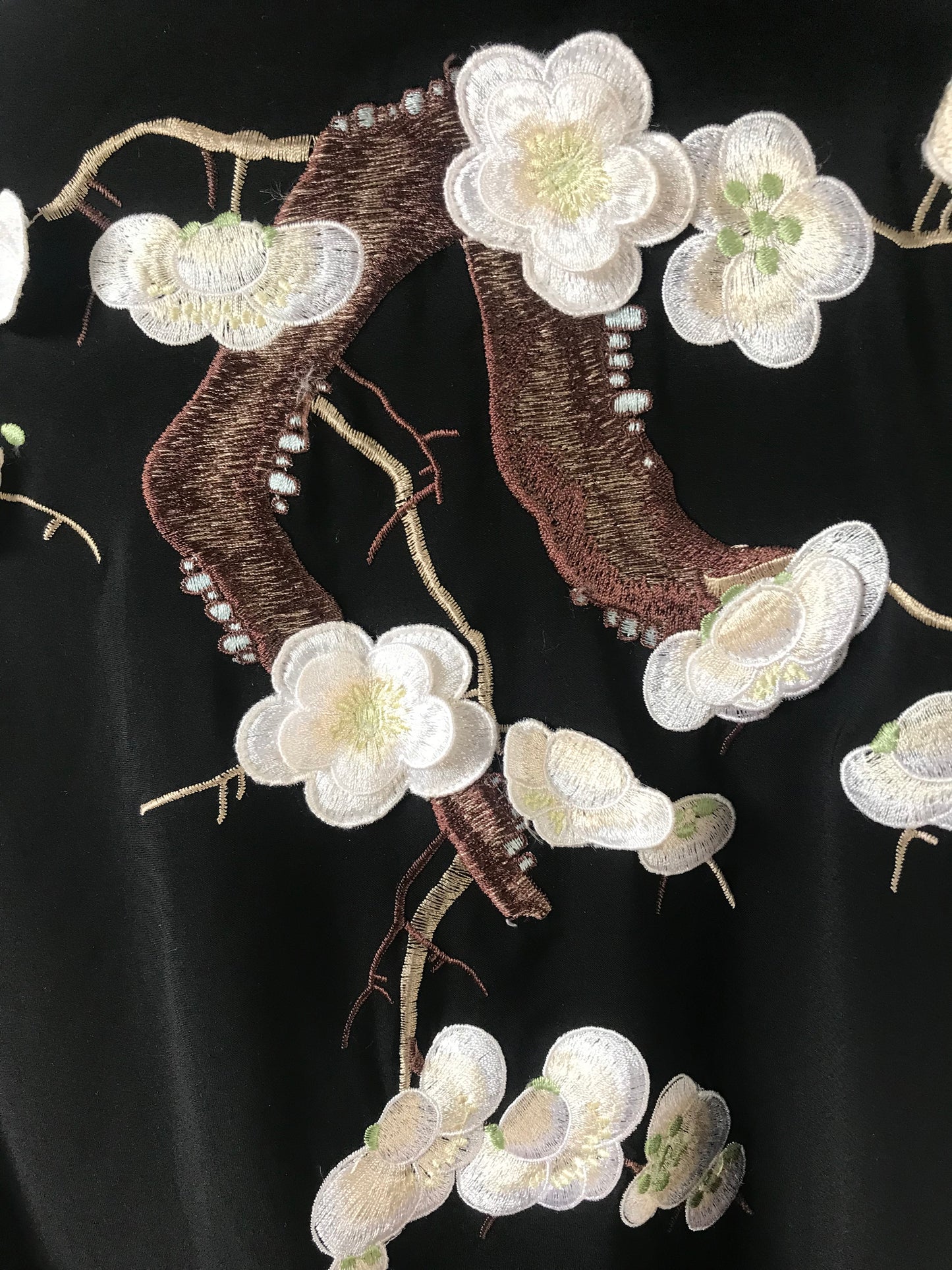 Floral embroidered kimono