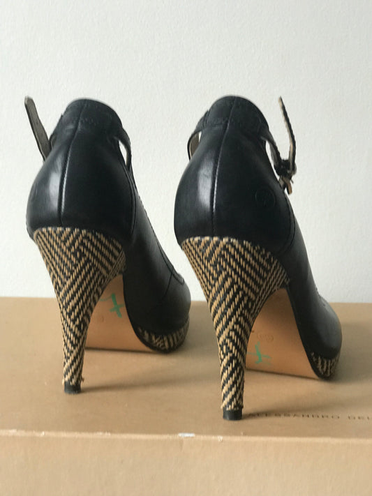 Vintage mary jane pumps