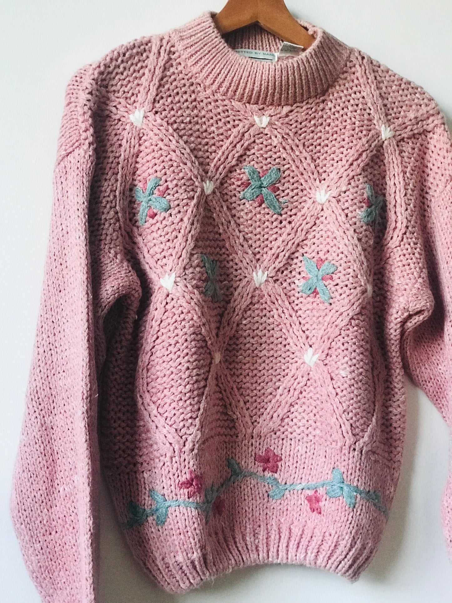 Vintage knited floral sweater