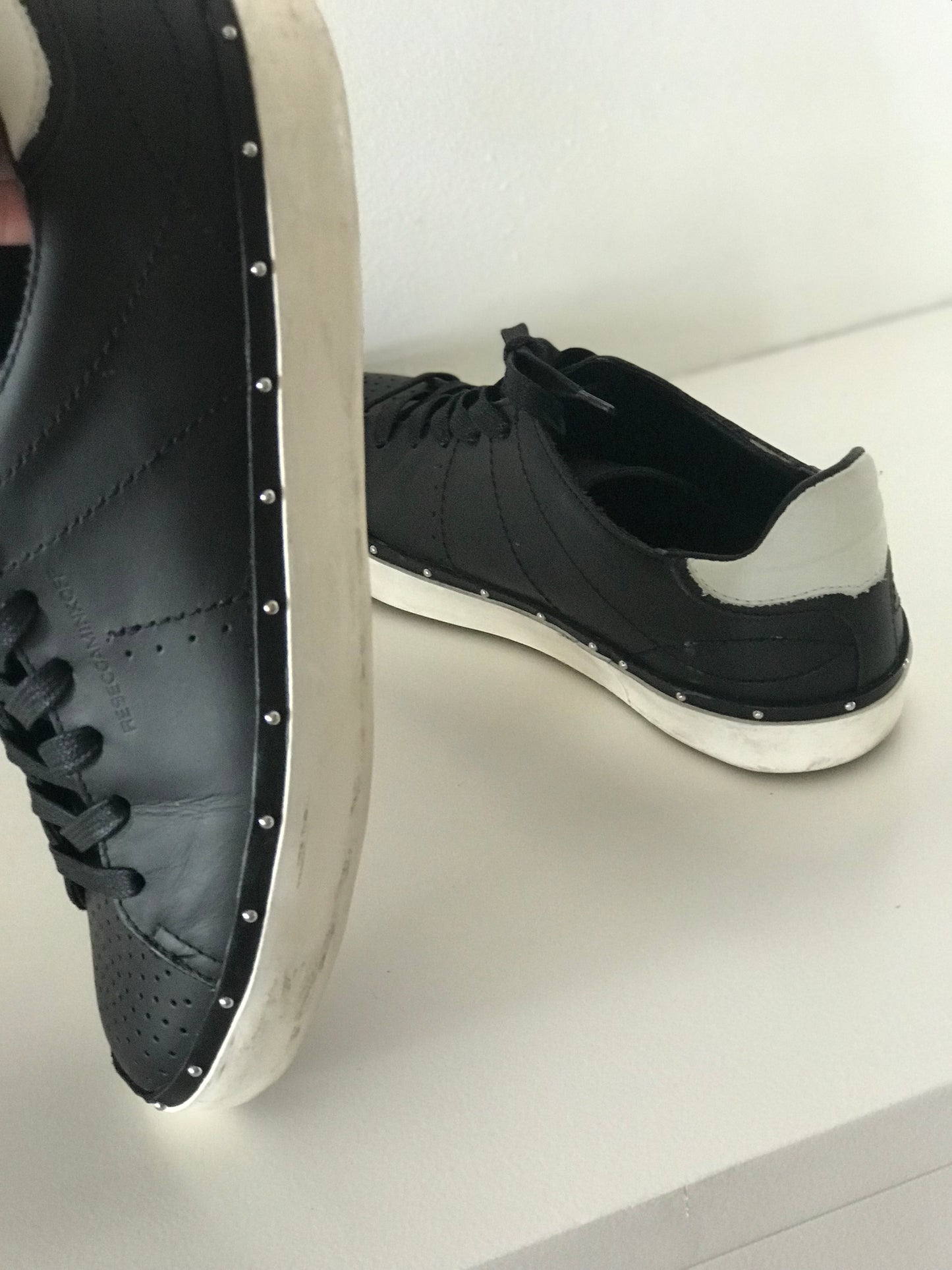 Rebecca Minkoff sneakers 37