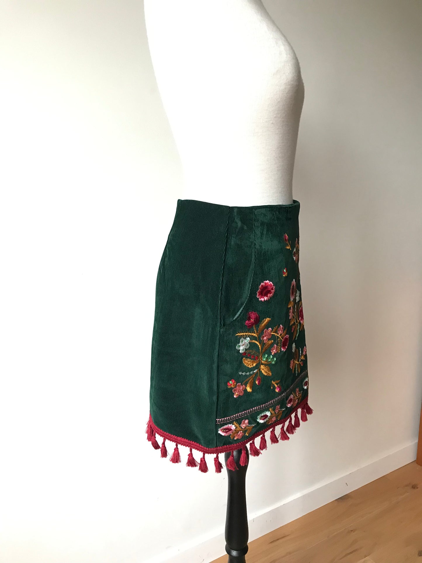 Elli White corduroy skirt