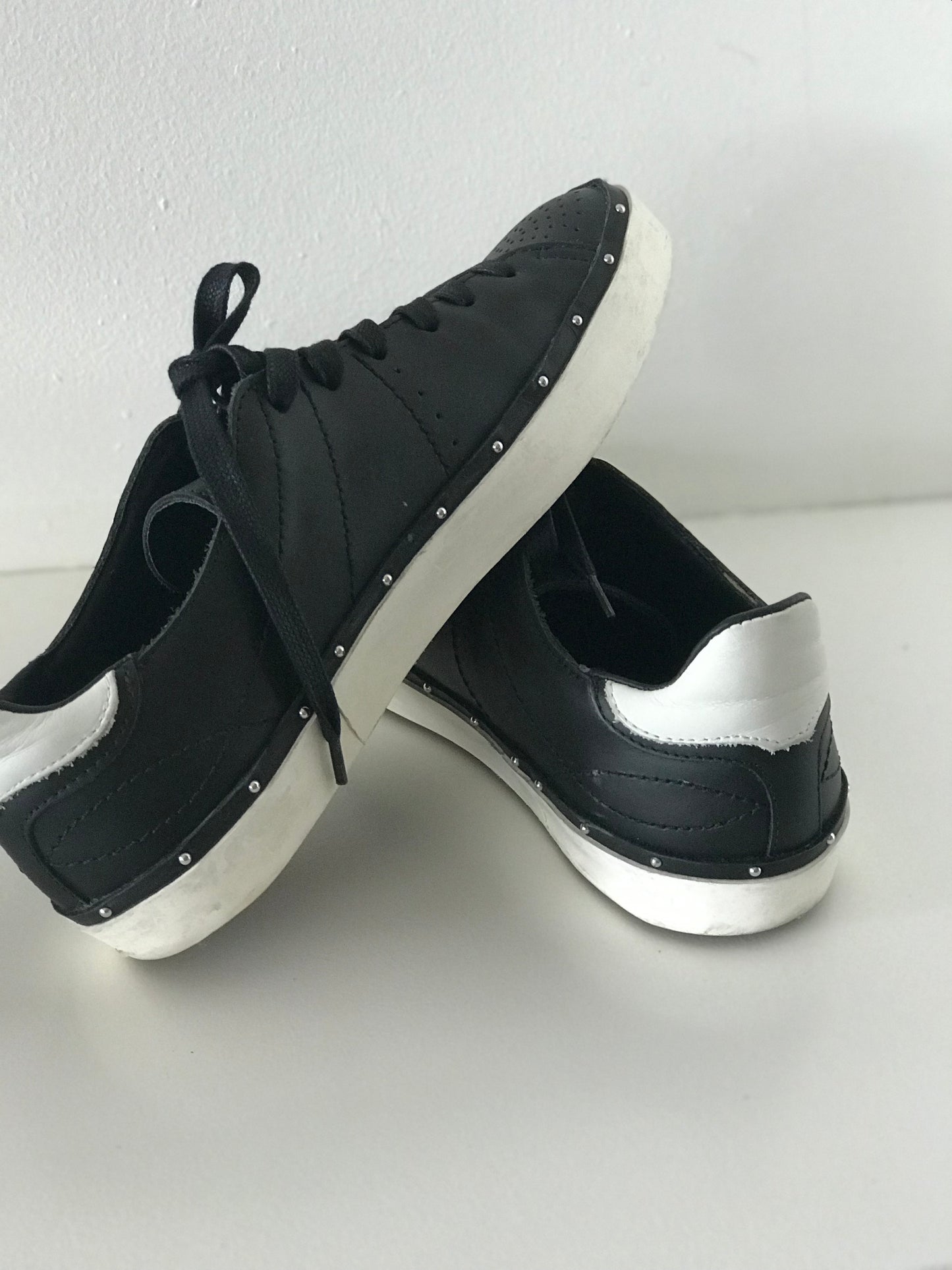 Rebecca Minkoff sneakers 37