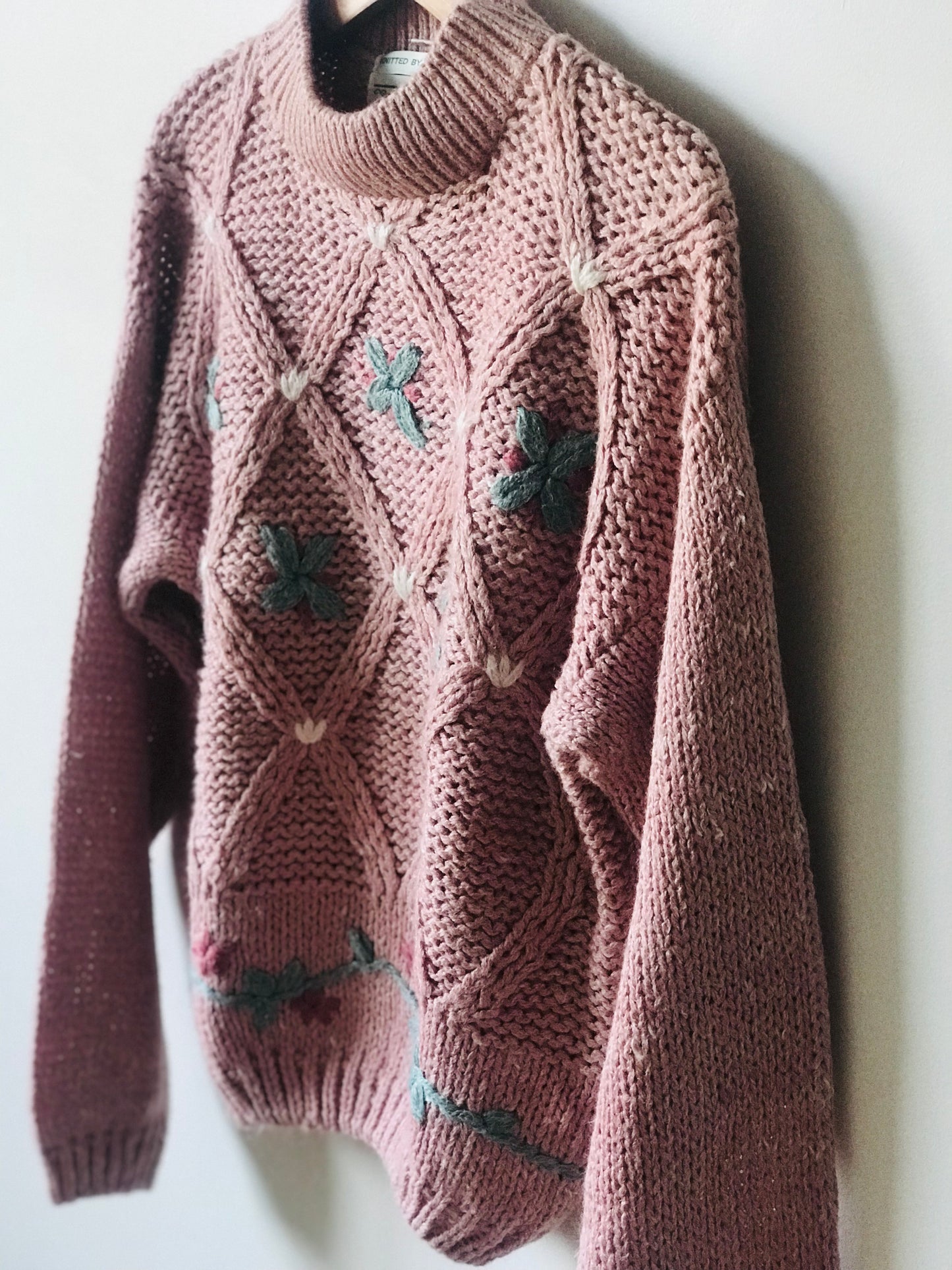 Vintage knited floral sweater