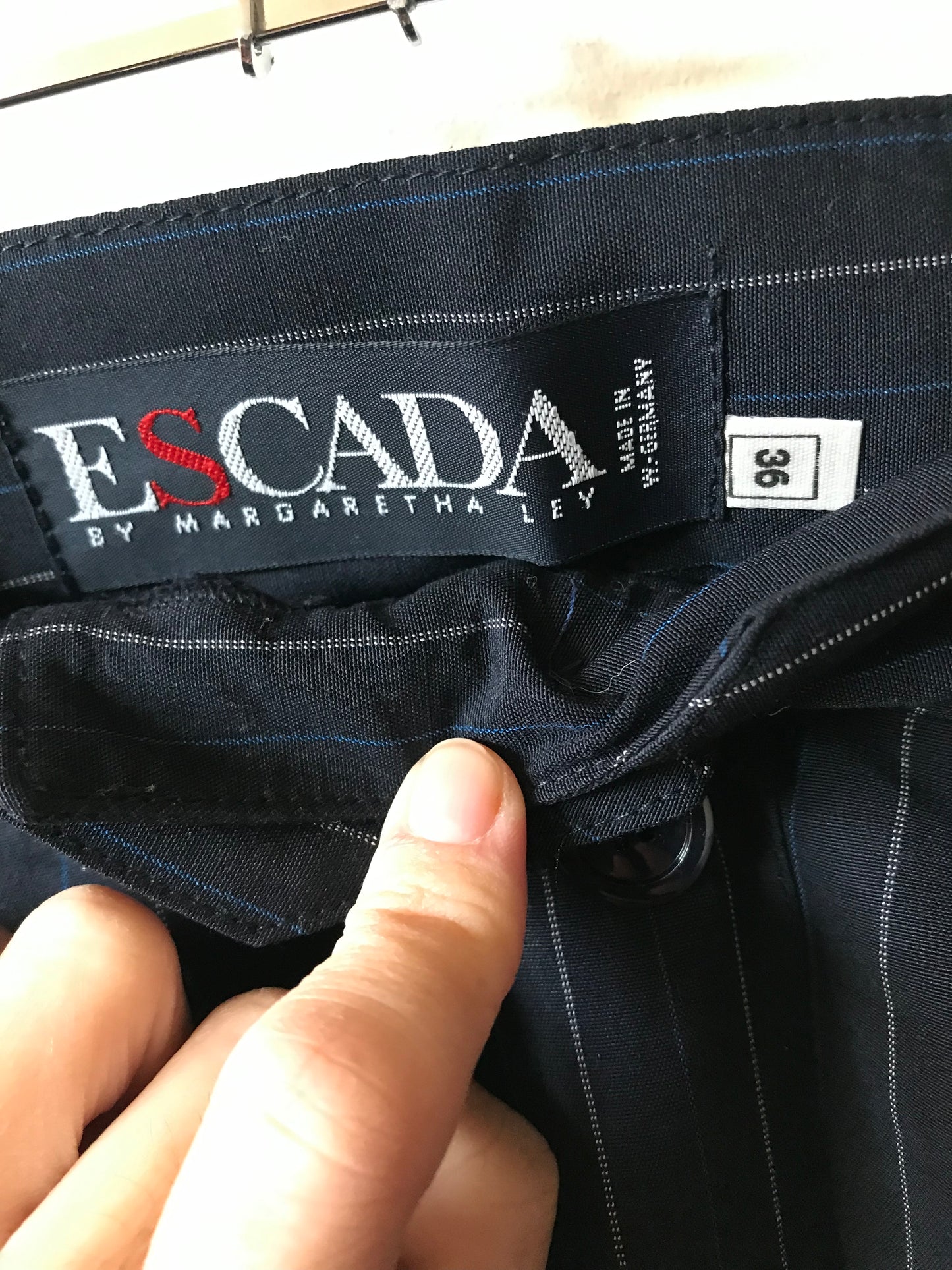 Escada wool skirt