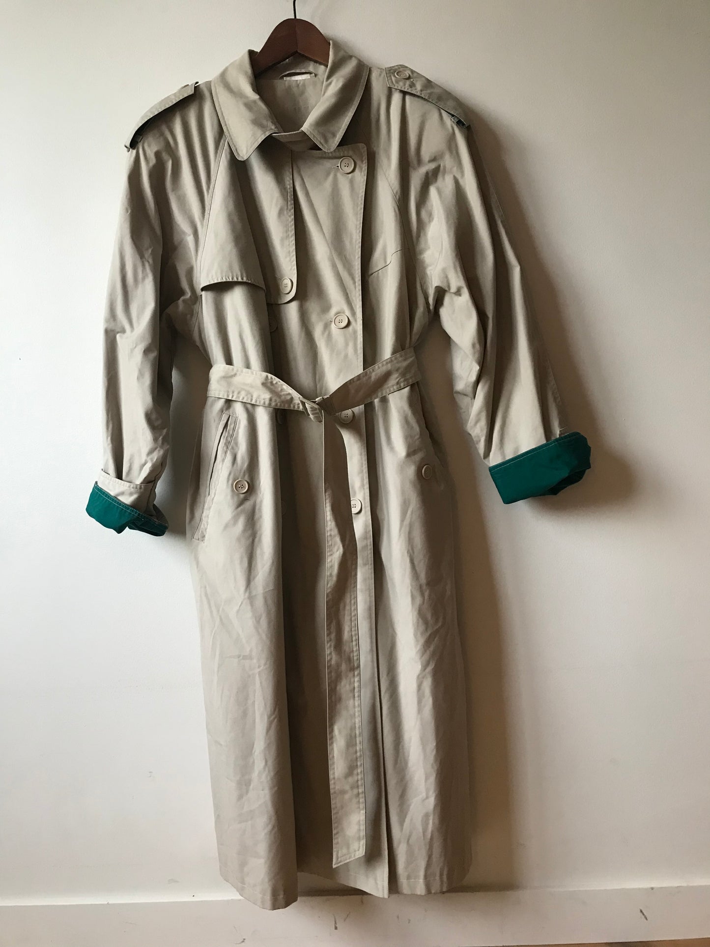 90s iconic trench coat