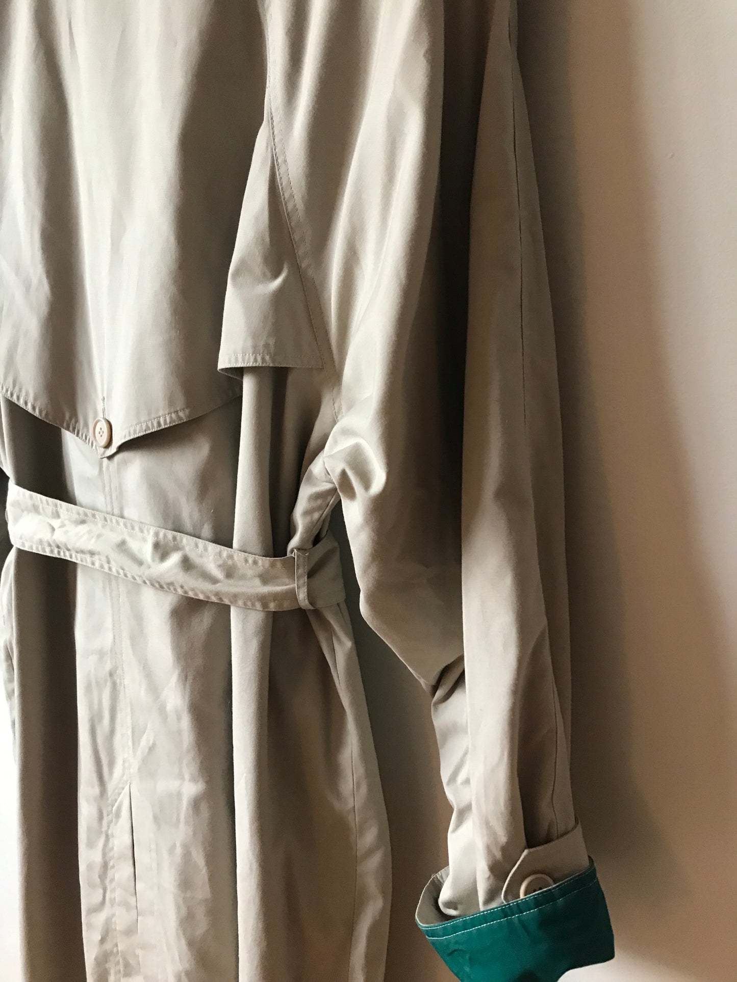 90s iconic trench coat