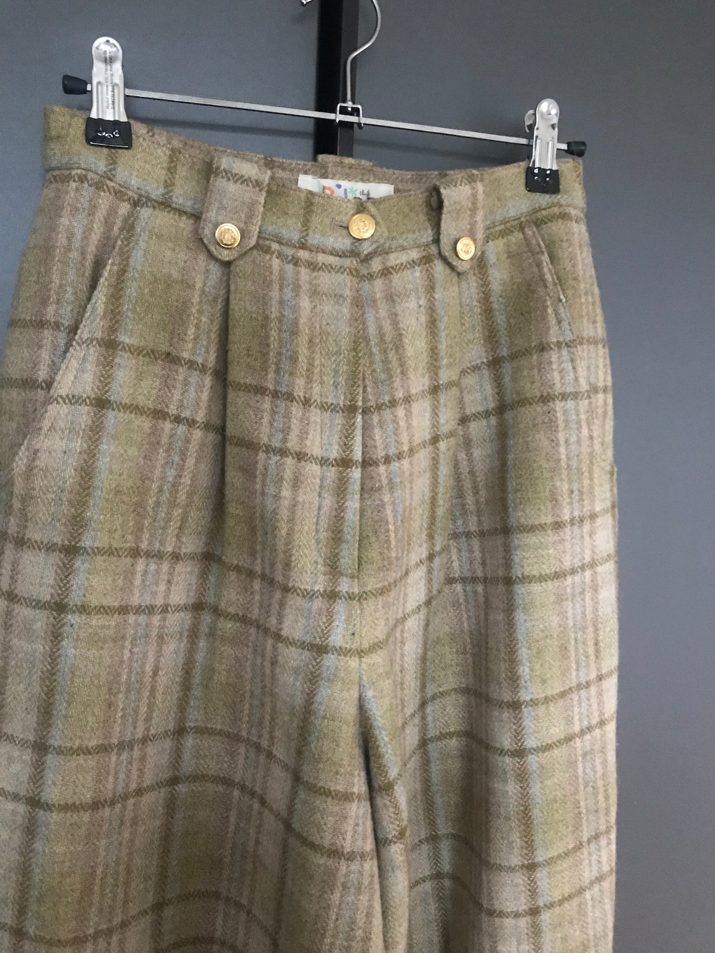 Wool pleated trousers