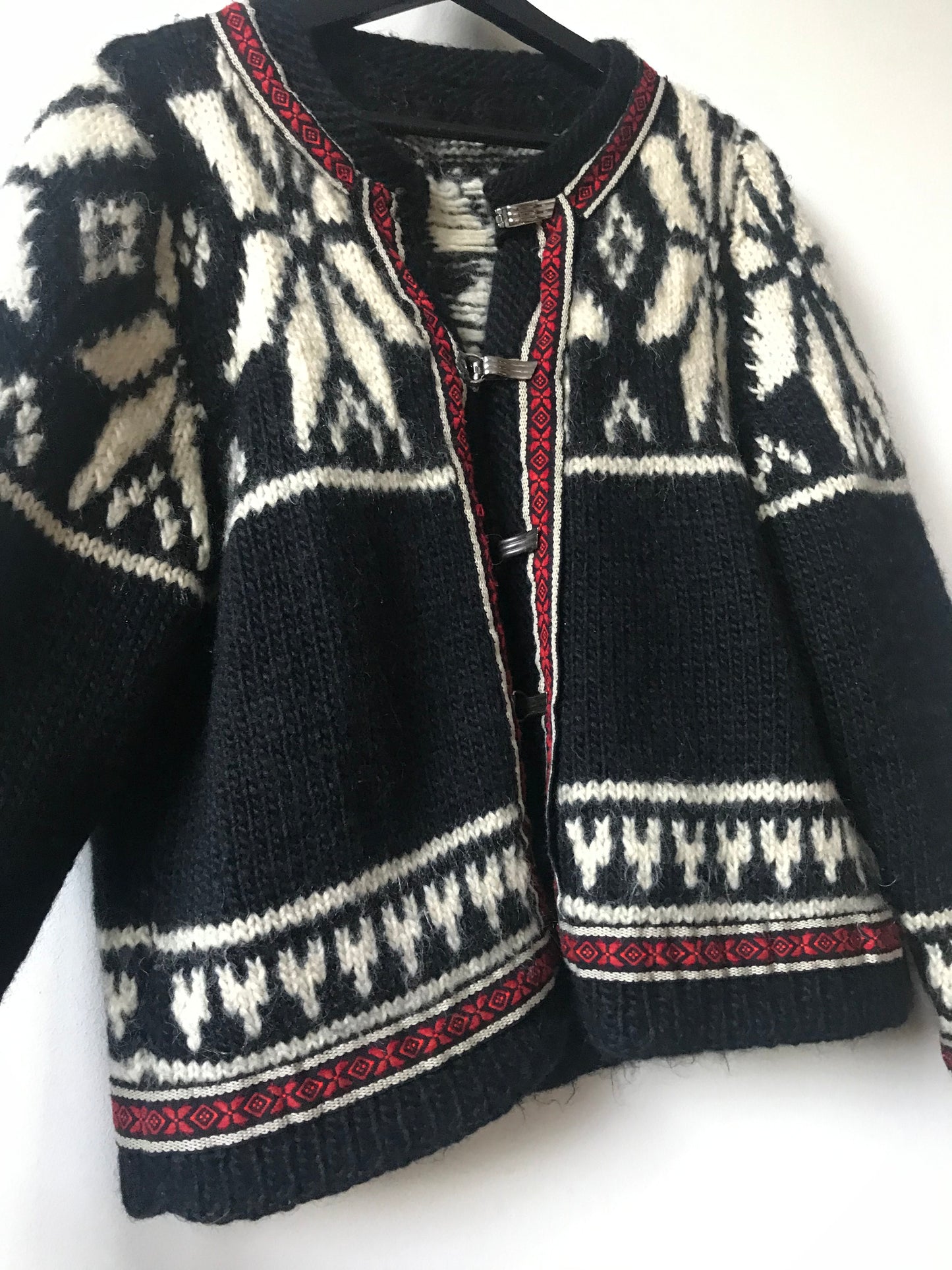 Nordic design knit cardigan