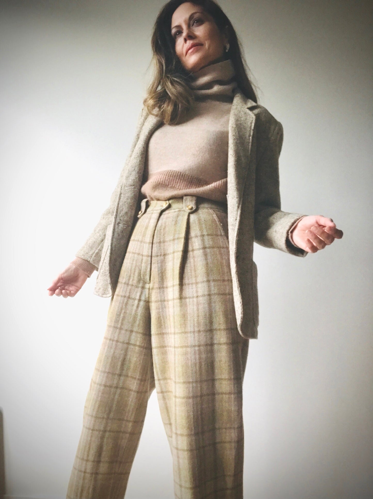 Wool pleated trousers