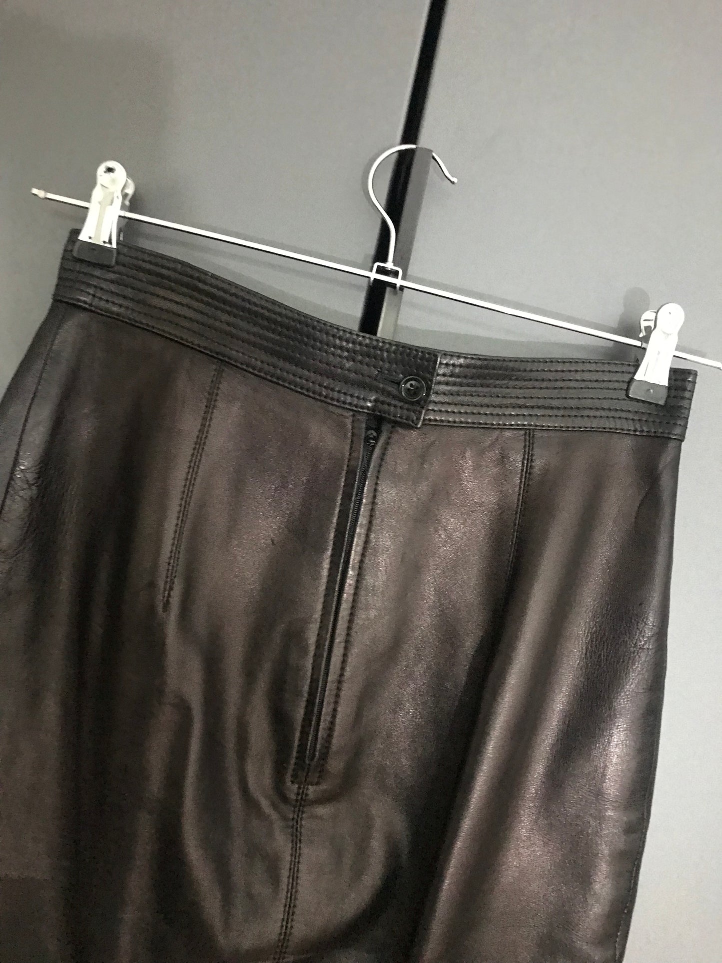 Lamb leather pencil skirt