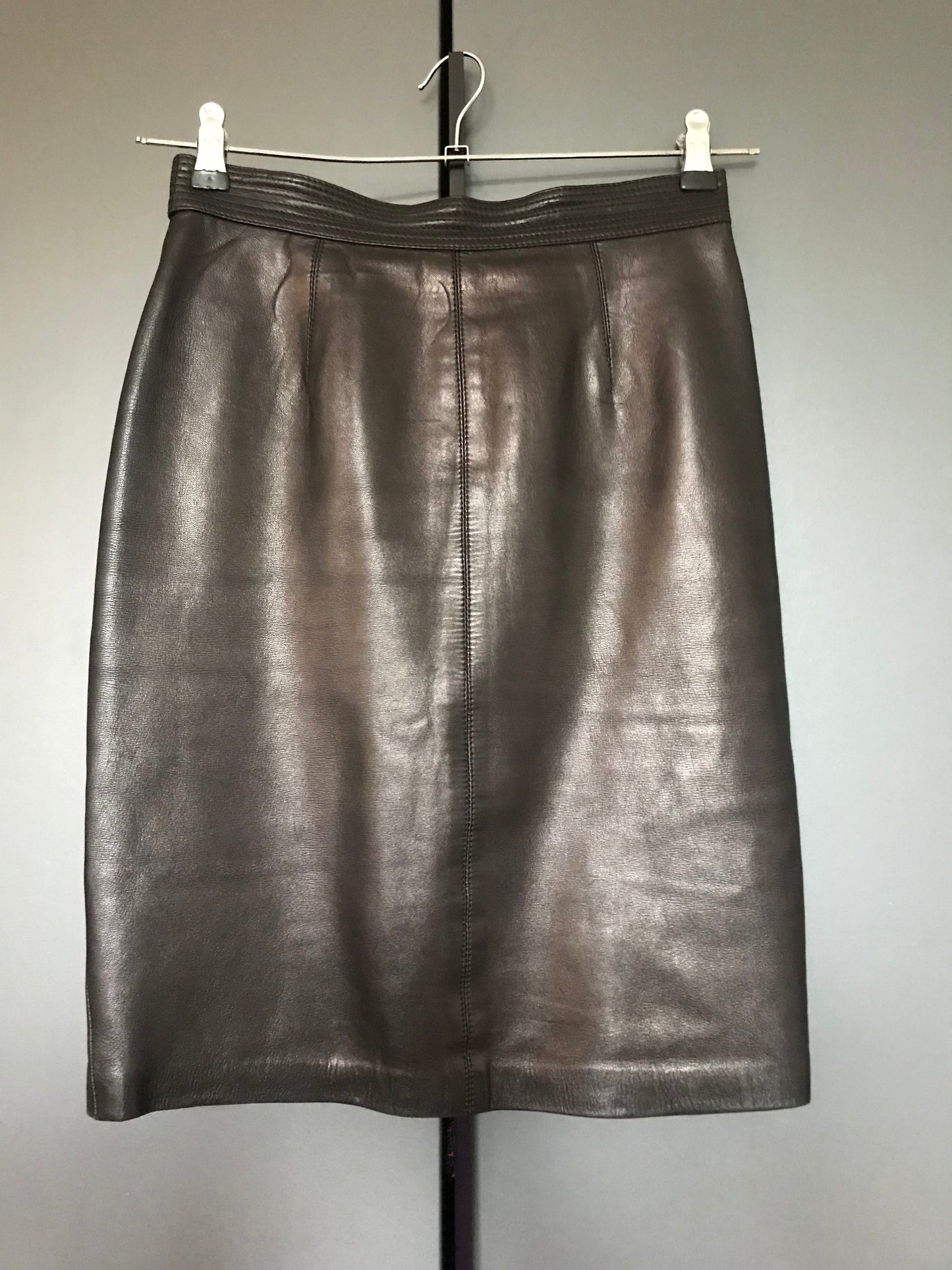 Lamb leather pencil skirt