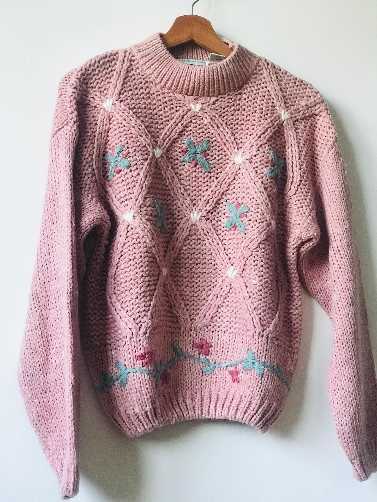 Vintage knited floral sweater