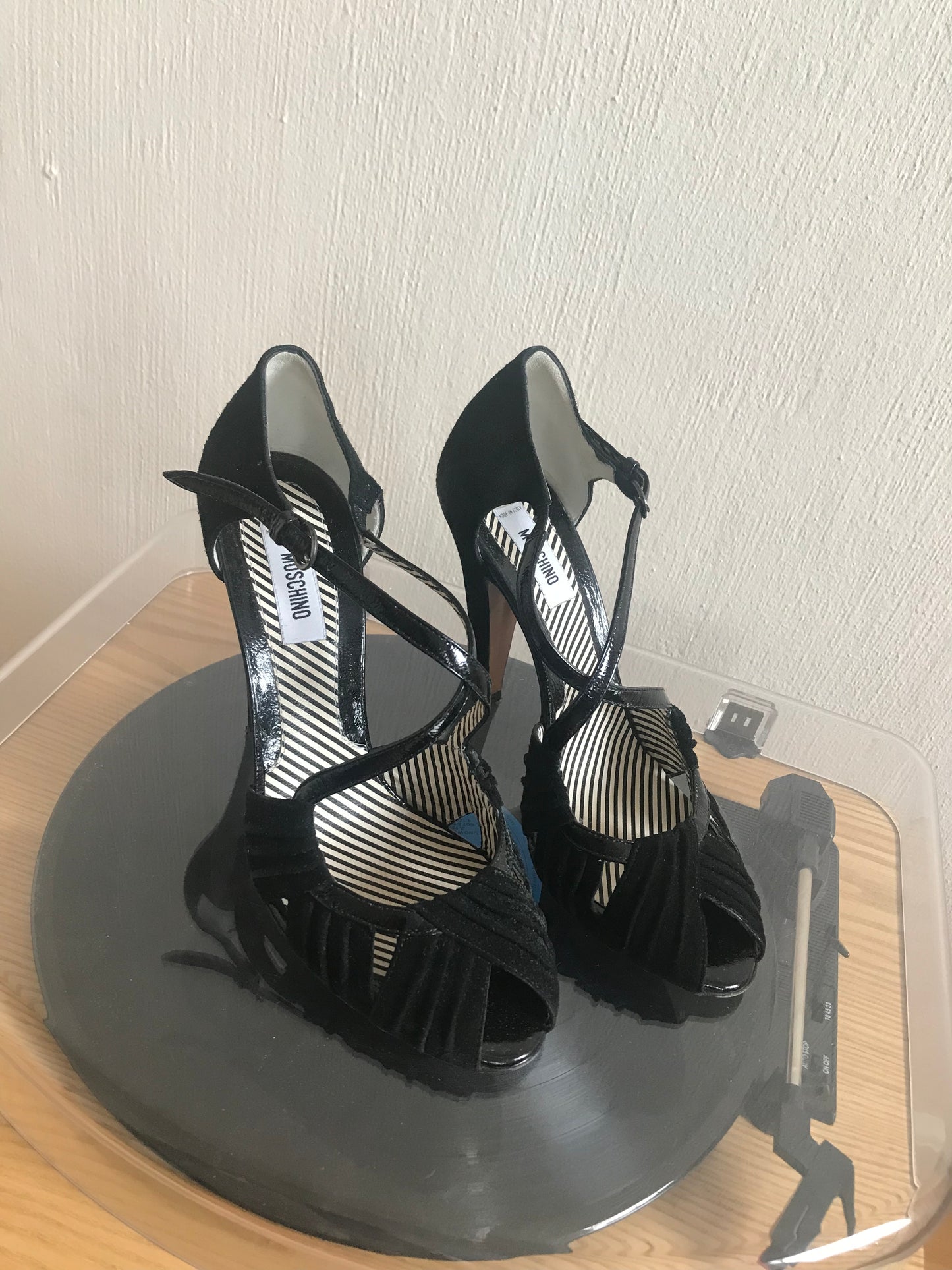 Moschino tango pumps