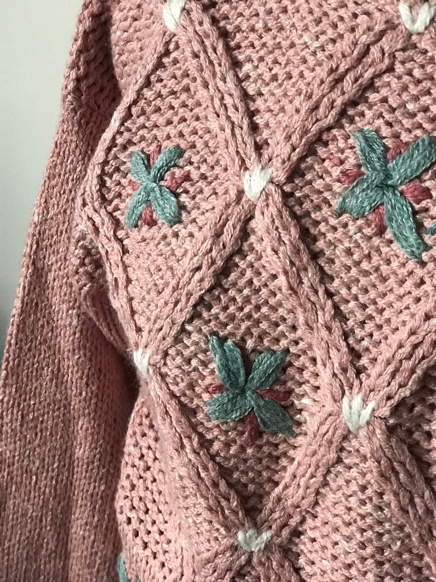 Vintage knited floral sweater