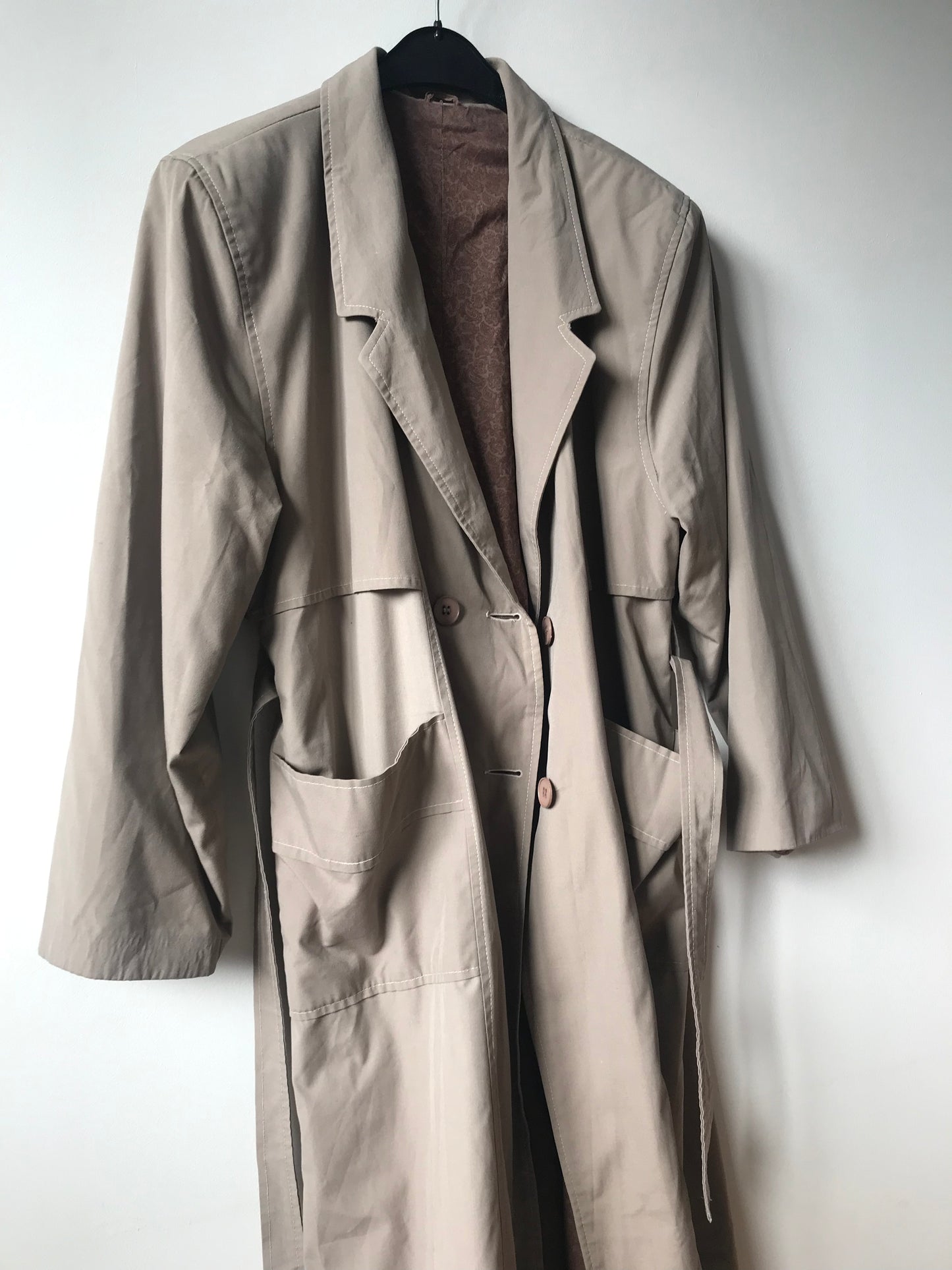 Iconic 80s trenchcoat