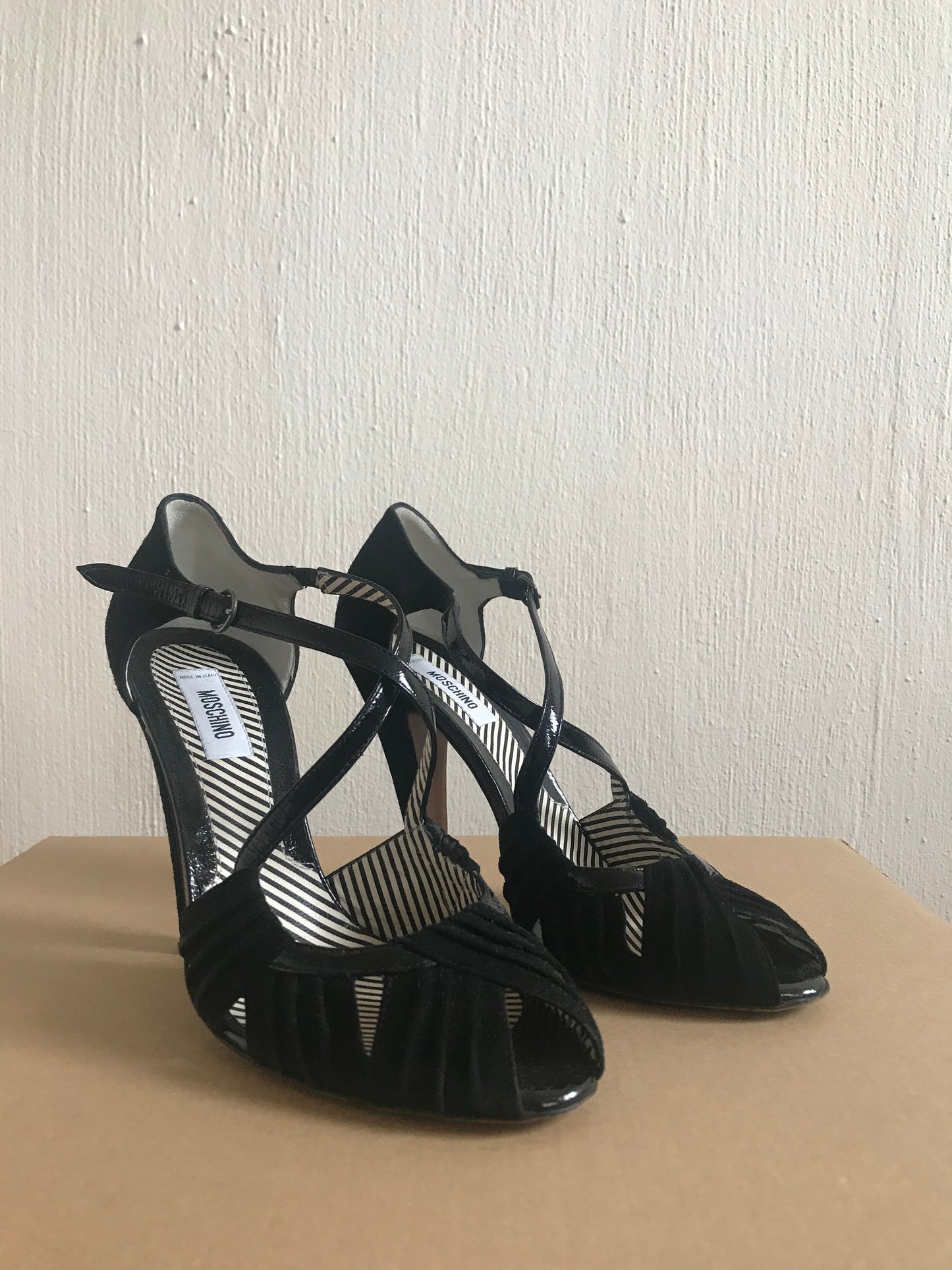 Moschino tango pumps