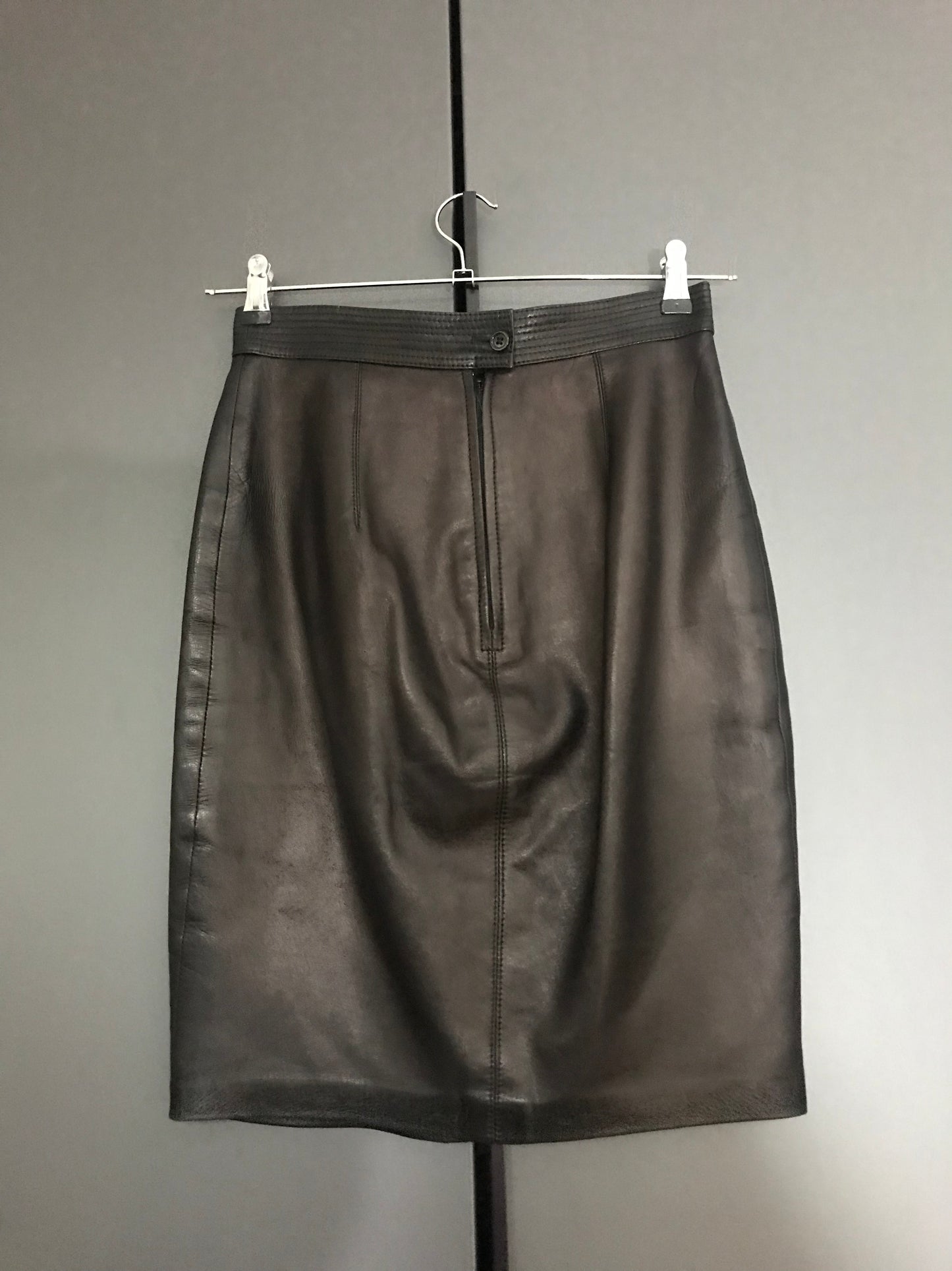 Lamb leather pencil skirt