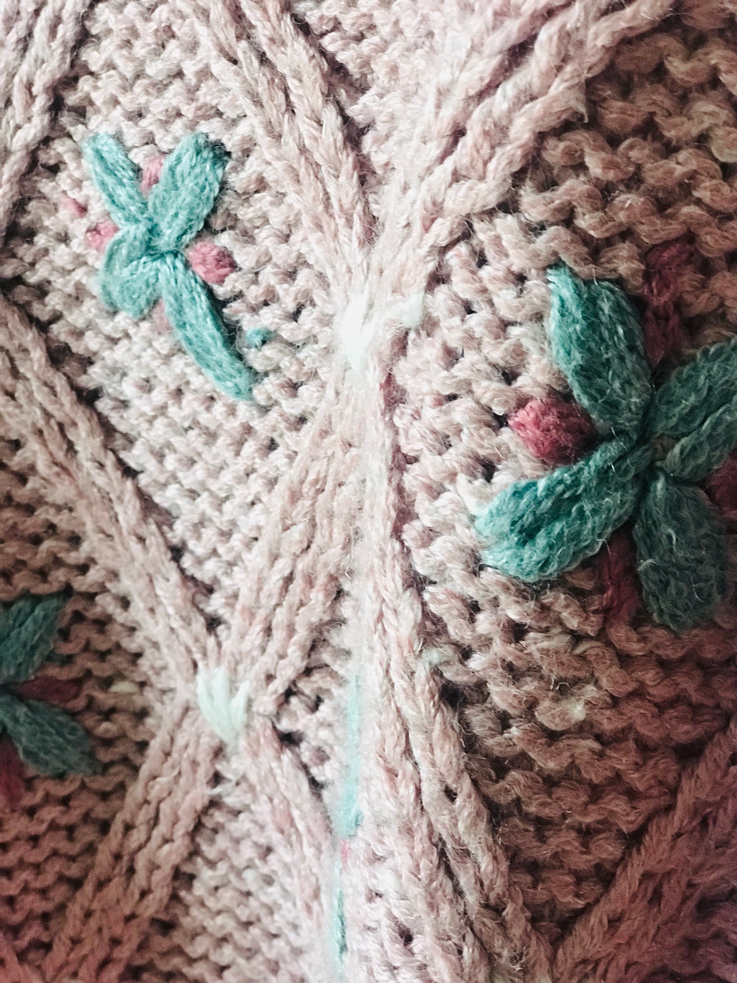 Vintage knited floral sweater